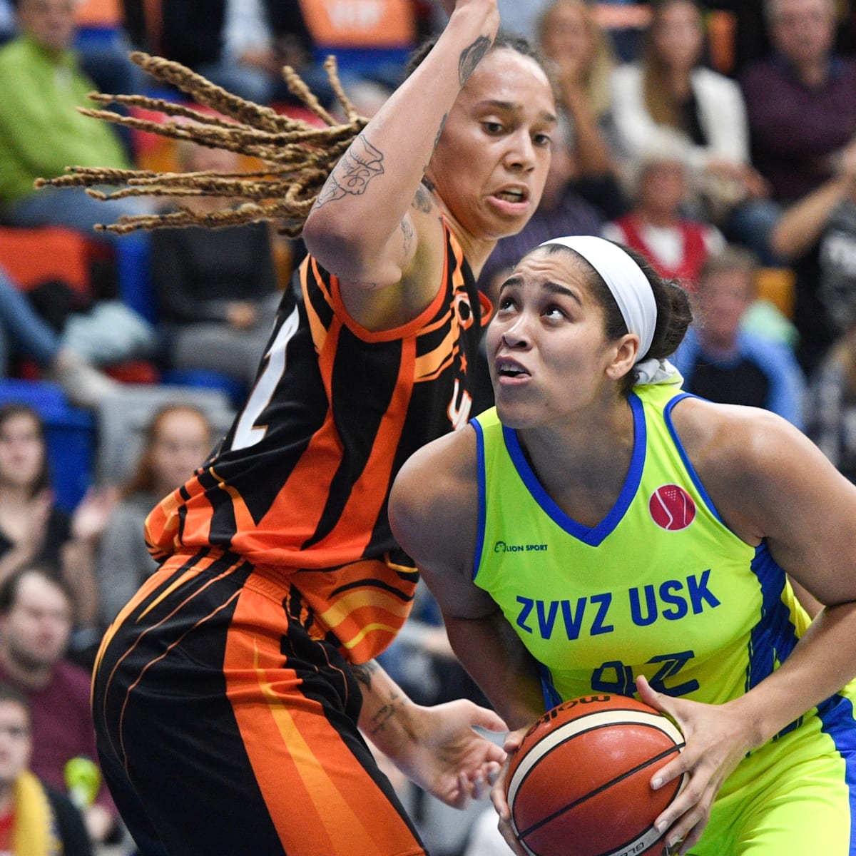 Why Brittney Griner and Other W.N.B.A. Stars Play Overseas - The New York  Times