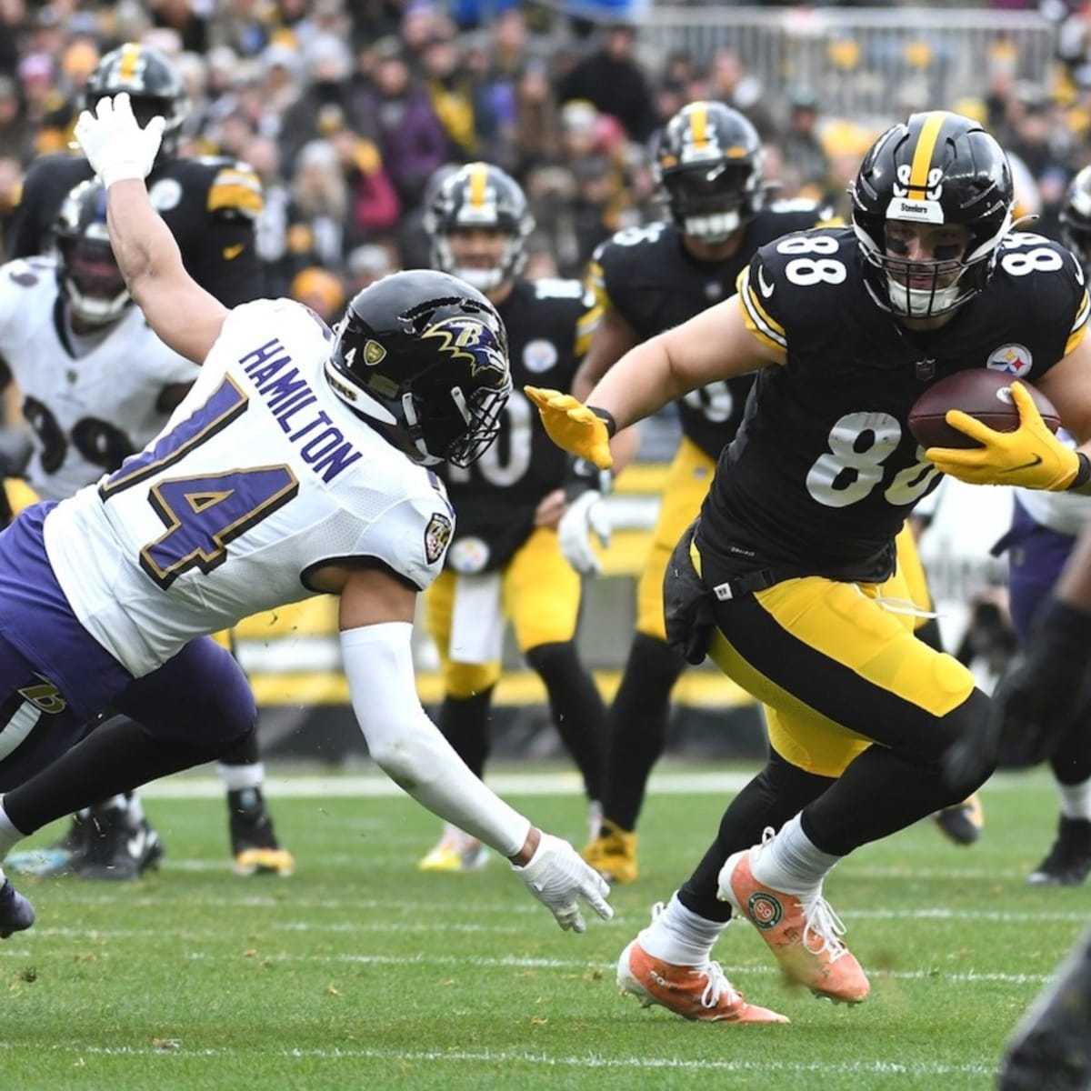 Pat Freiermuth injury update: Steelers TE doubtful for Ravens game heading  into Week 5 - DraftKings Network