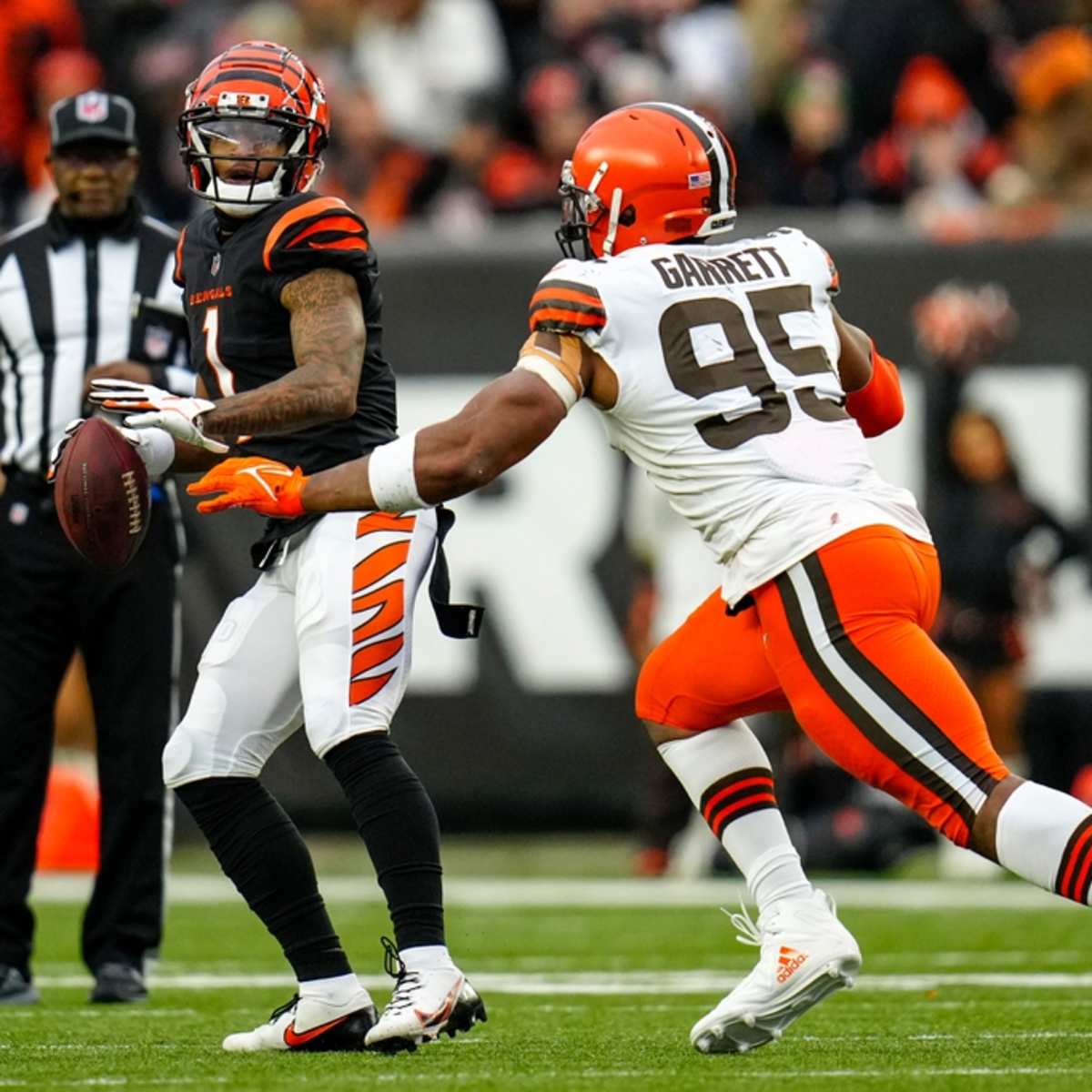 Cleveland Browns defensive end Myles Garrett finds dinosaur equivalents for  his Browns teammates