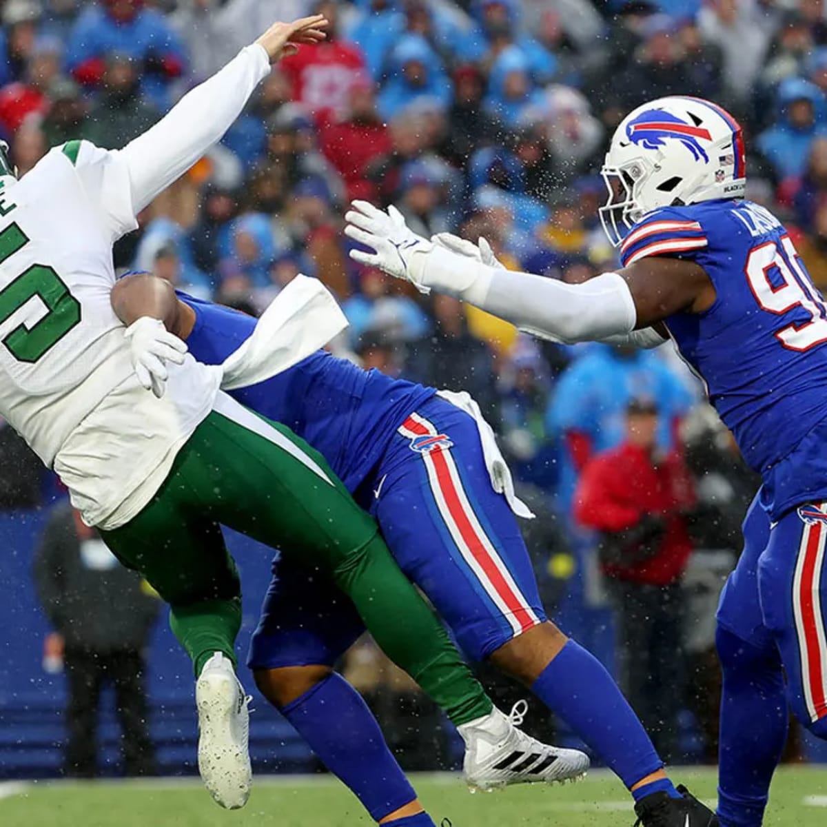 Mike White injury: Jets QB leaves game vs. Bills after hit to midsection 