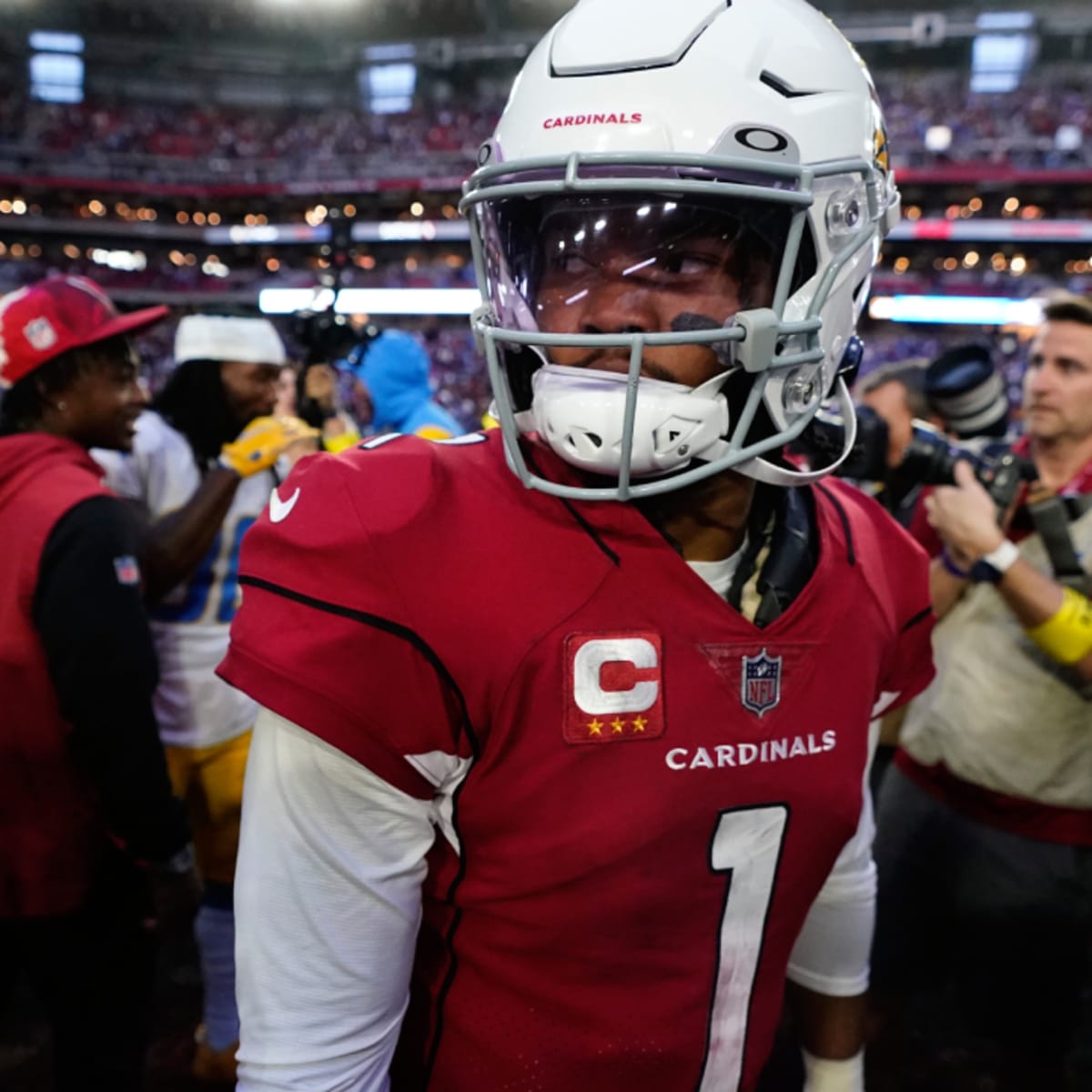 Kyler Murray suffers knee injury as Arizona Cardinals lose 27-13 to New  England Patriots on Monday night, NFL News