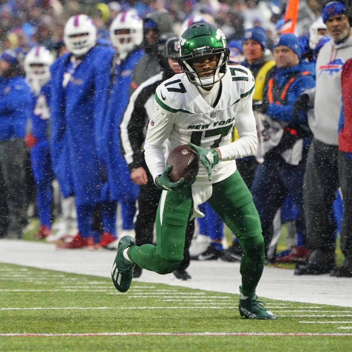 New York Jets wide receiver Garrett Wilson (17) warms up before taking on  the Miami Dolphins during an NFL football game Sunday, Oct. 9, 2022, in  East Rutherford, N.J. (AP Photo/Adam Hunger