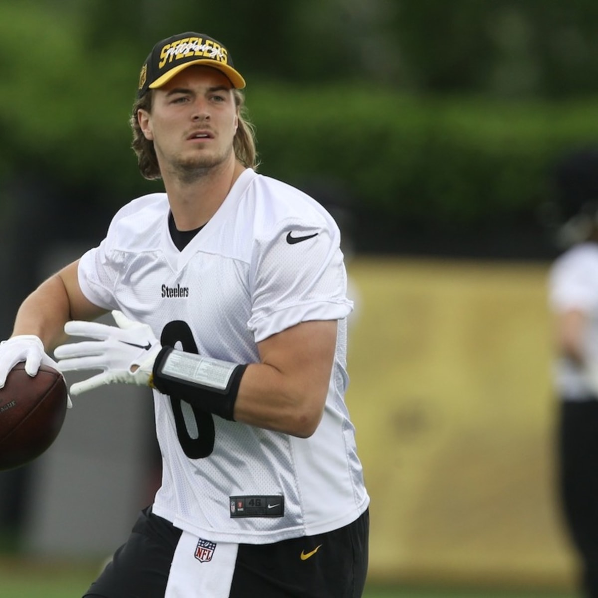 Kenny Pickett limited as Mitch Trubisky and Mason Rudolph split time with Steelers  starters