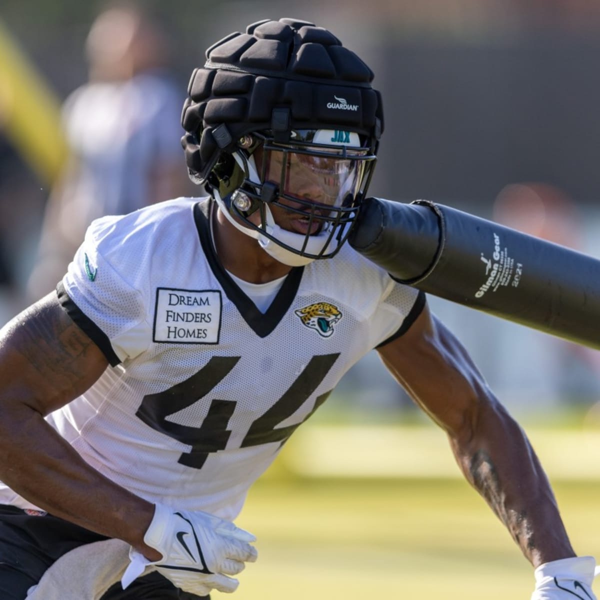 Jaguars linebacker Travon Walker has high ankle injury