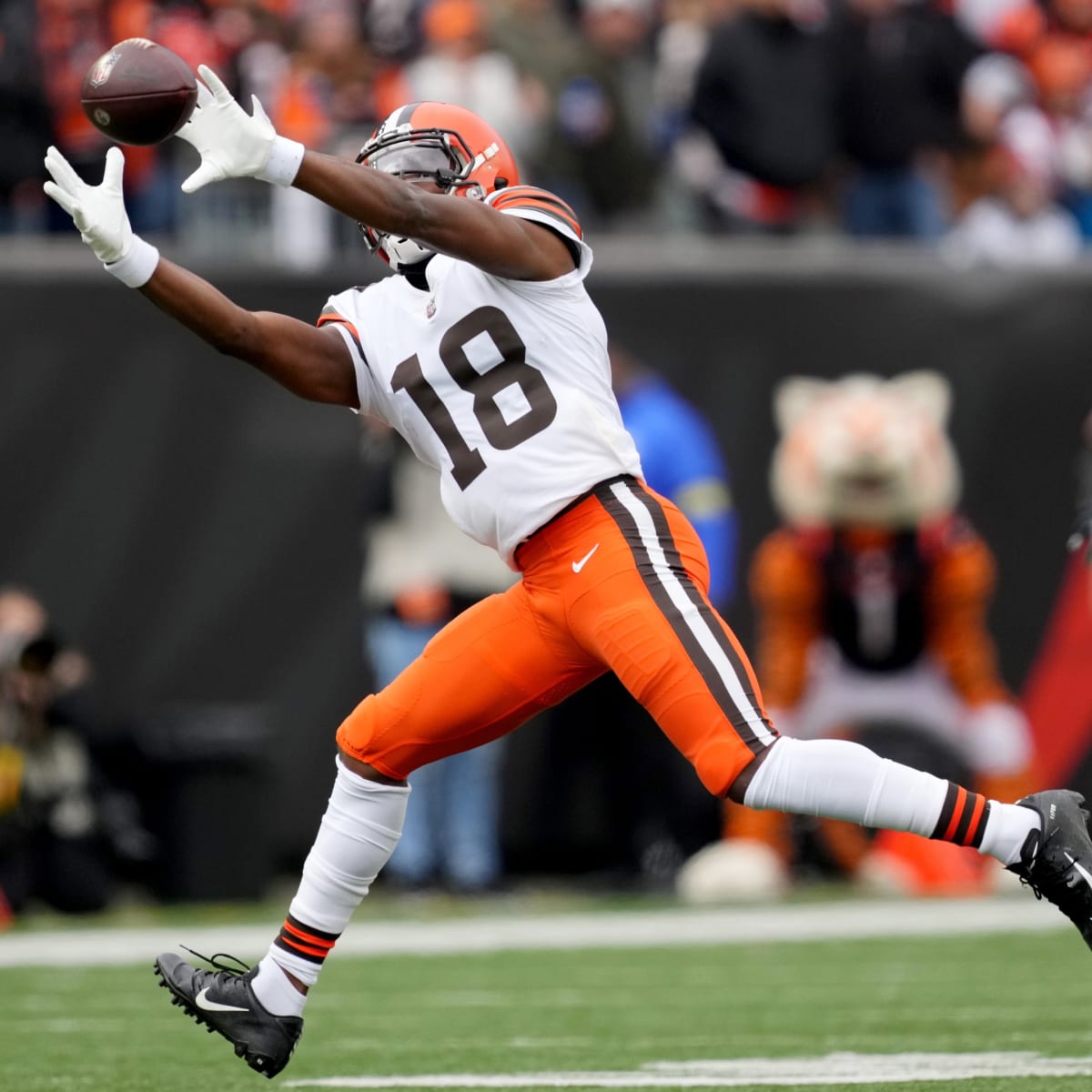 From the time he was a kid, Donovan Peoples-Jones prepared for his moment,  and the Browns need him now more than ever 