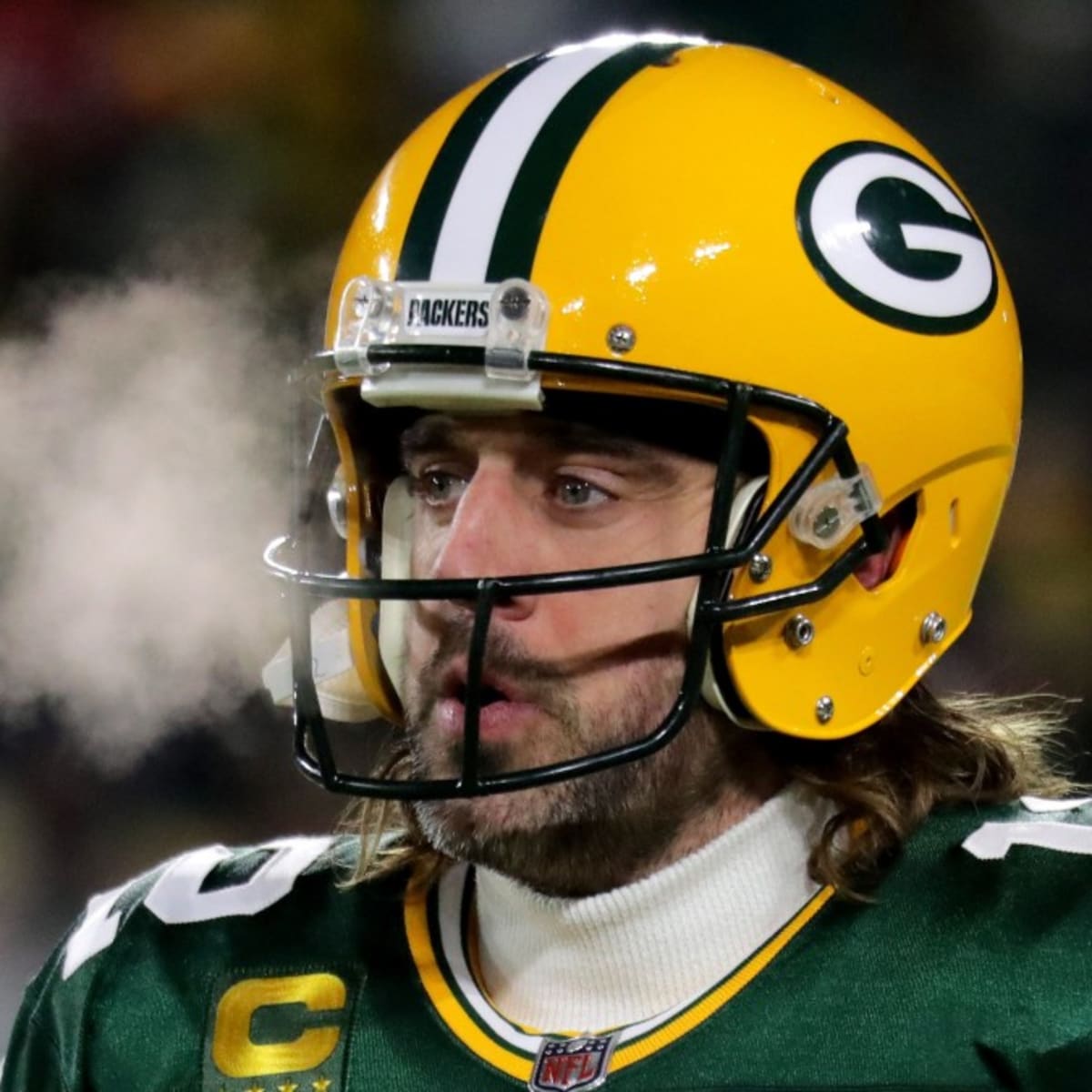 Green Bay Packers defeat Los Angeles Rams to remain in NFL play-off hunt