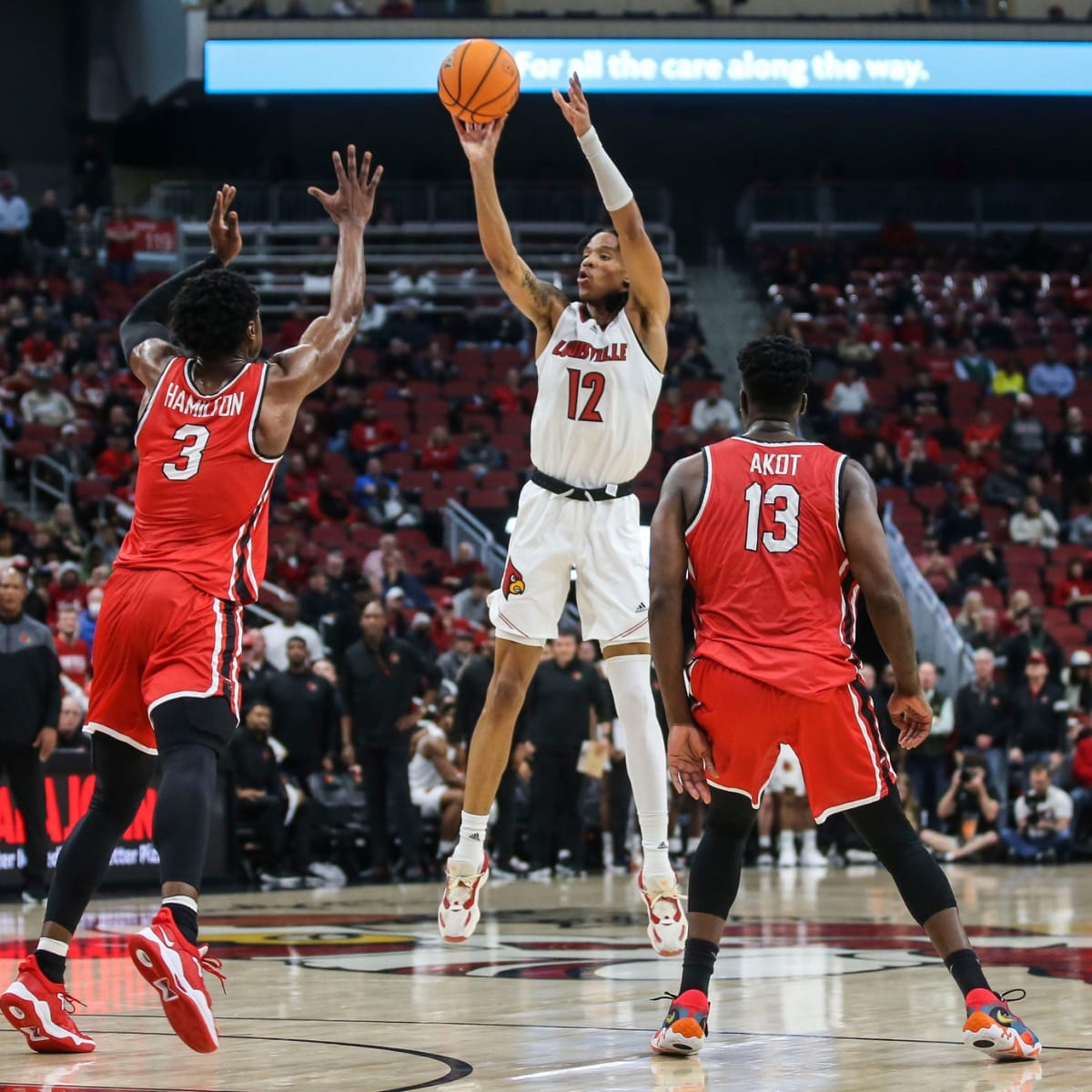 Freshmen lead Cardinals in 91-50 exhibition win over Simmons