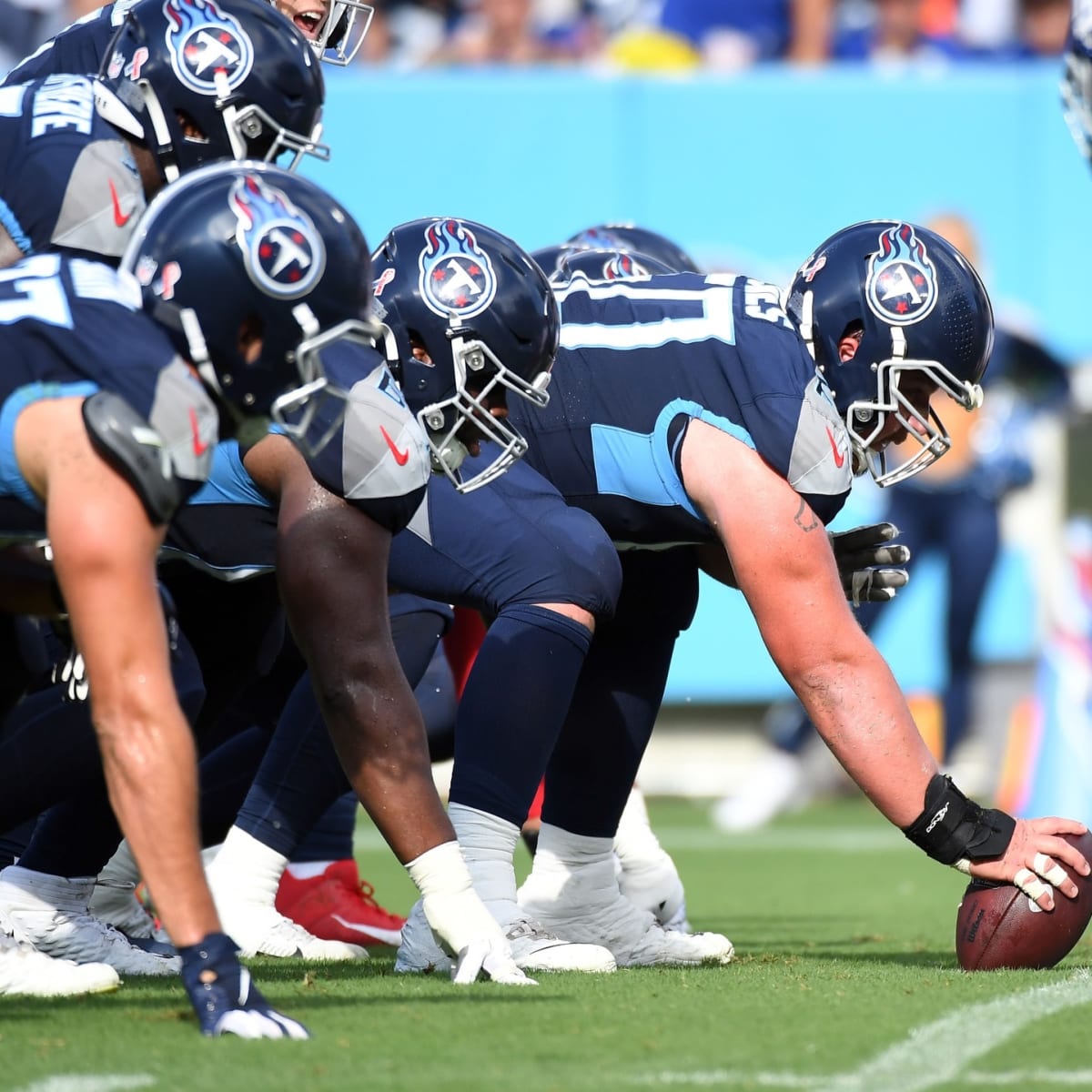 Titans lock up key member of their offensive line, Titans