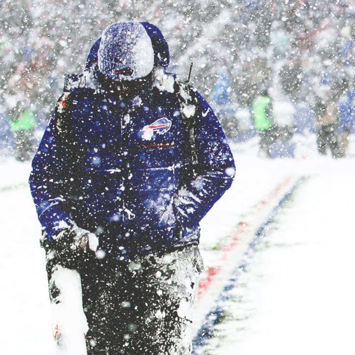 Buffalo Bills OL Alec Anderson Helps Stranded Driver In Snow Storm - Sports  Illustrated Buffalo Bills News, Analysis and More