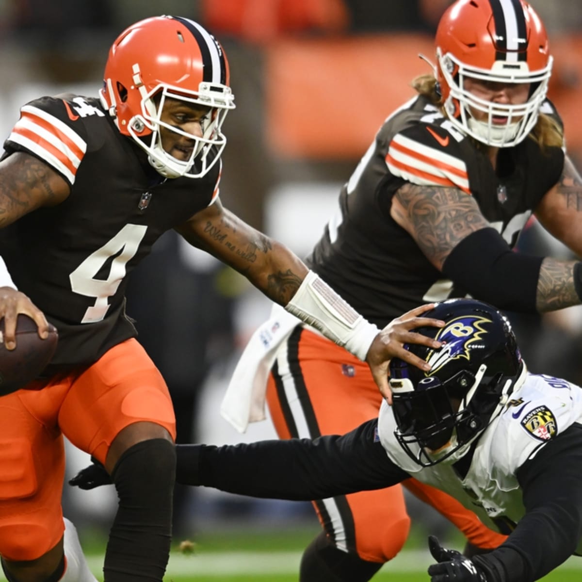 Baltimore Ravens start slow against Cleveland Browns, trail by 3 at  halftime 