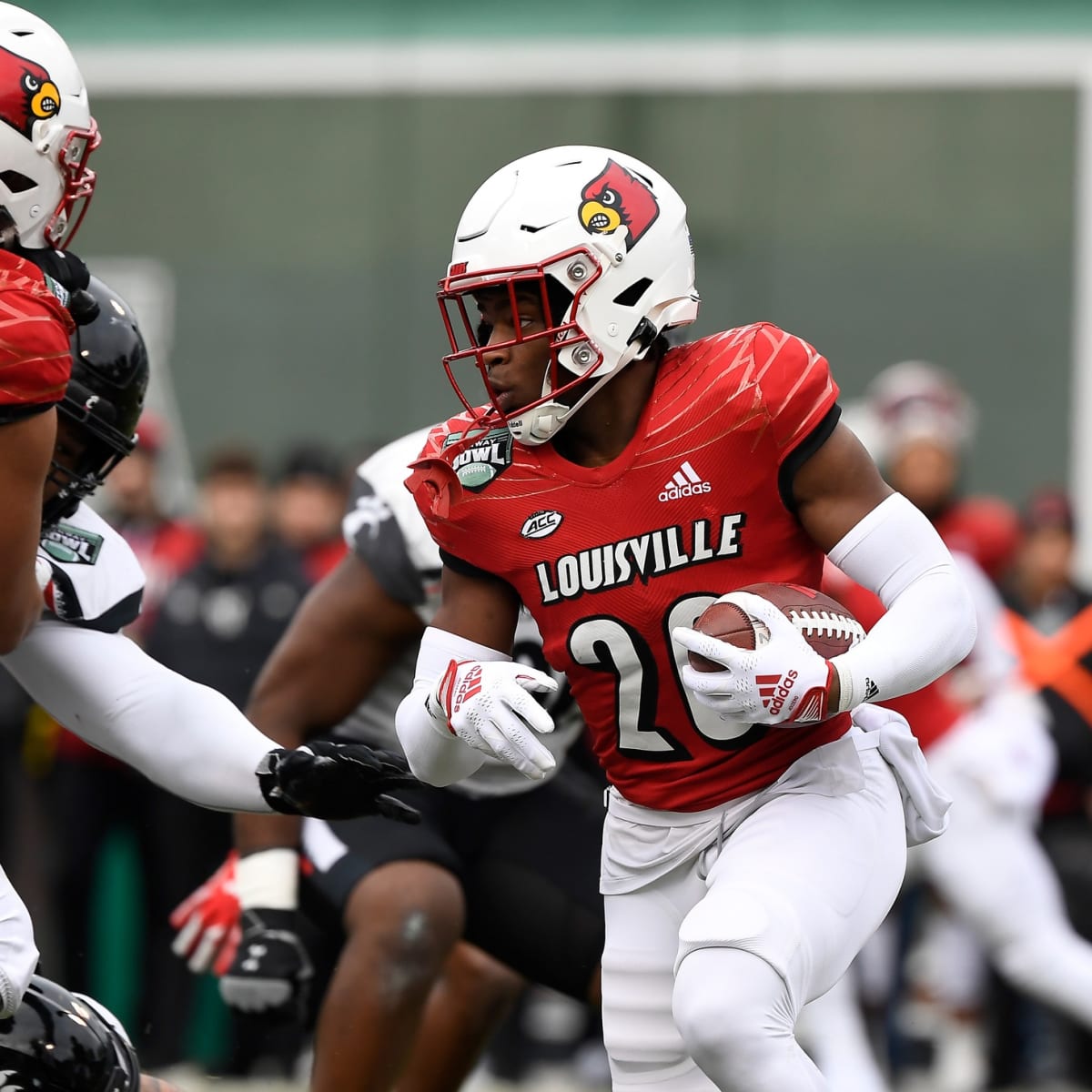 Louisville takes down Cincinnati in inaugural Fenway Bowl