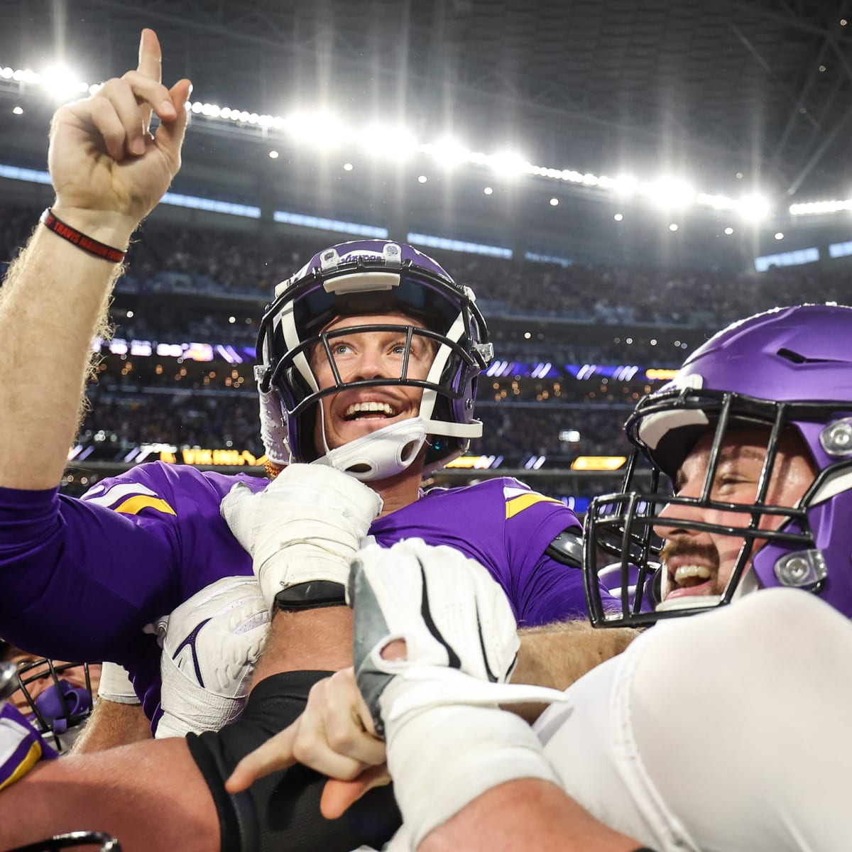 How much could bettors make on Vikings' historic comeback?, Sports Betting