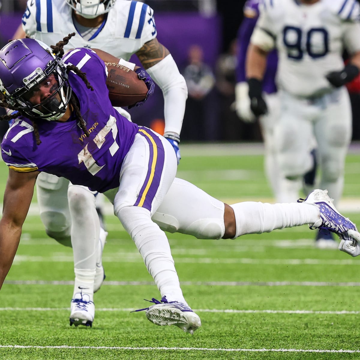 Minnesota Vikings wide receiver K.J. Osborn could not be more WIDE OPEN on  a clutch TD pass against the Philadelphia Eagles