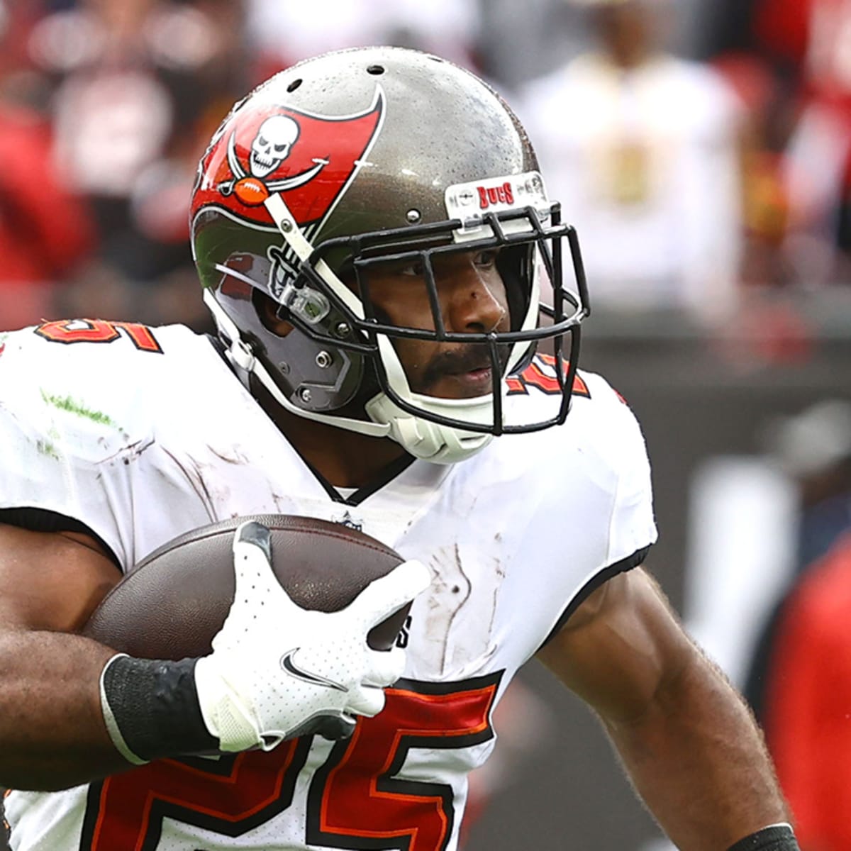 Bucs' Giovani Bernard Bristles at Questions About Botched Fake Punt