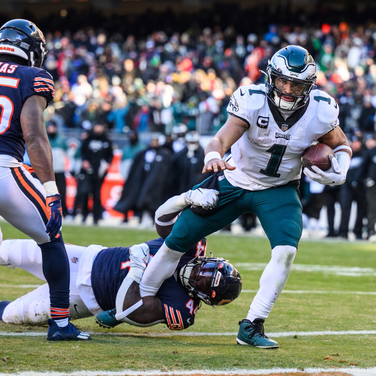 Chicago Bears defensive end Trevis Gipson (99) runs off the field at  halftime of an NFL