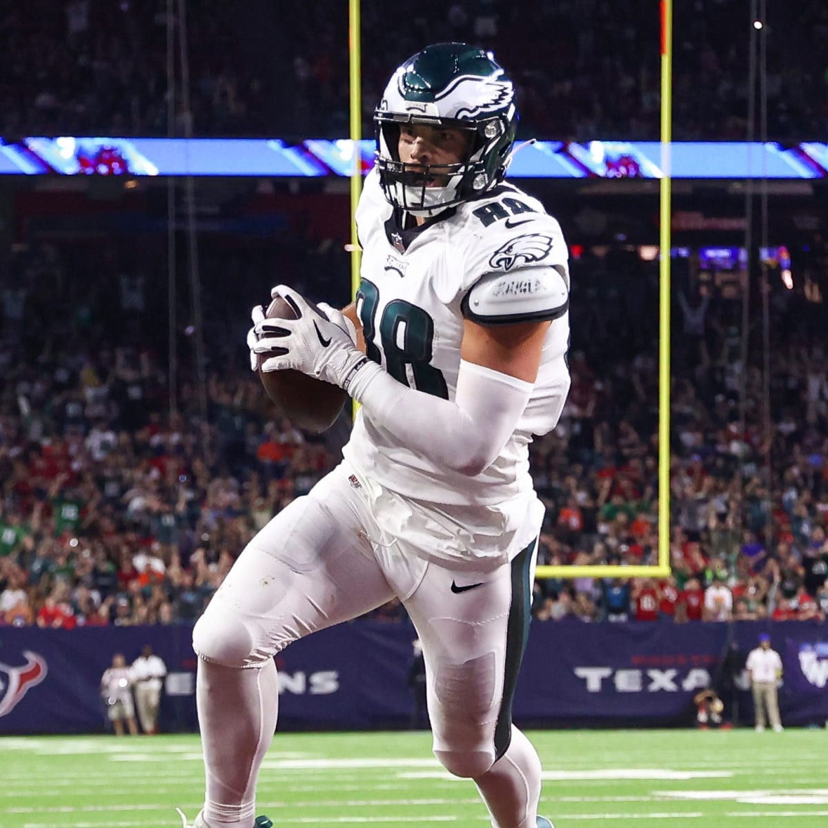 Eagles' Goedert activated, reportedly set to play vs. Cowboys