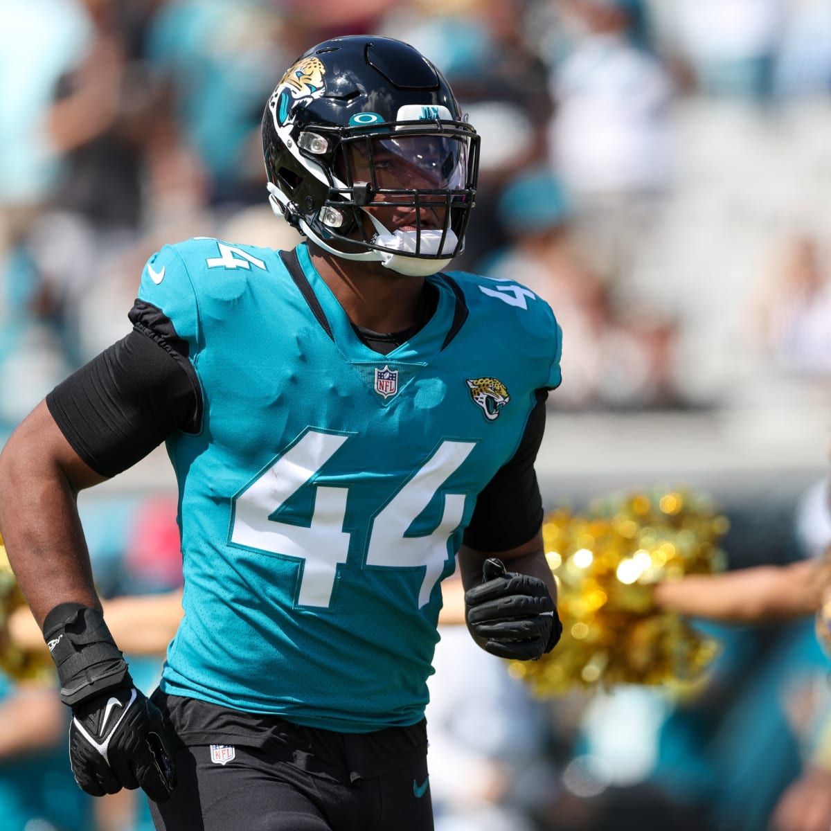 Jacksonville Jaguars linebacker Travon Walker (44) runs to the