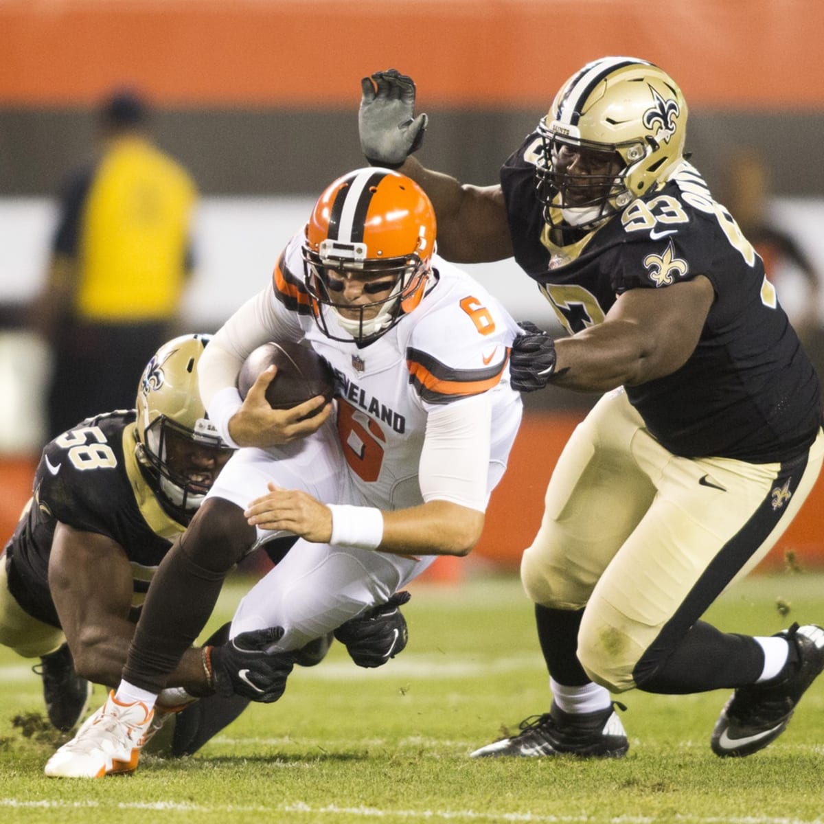 Cleveland Browns battle frigid temperatures, New Orleans Saints