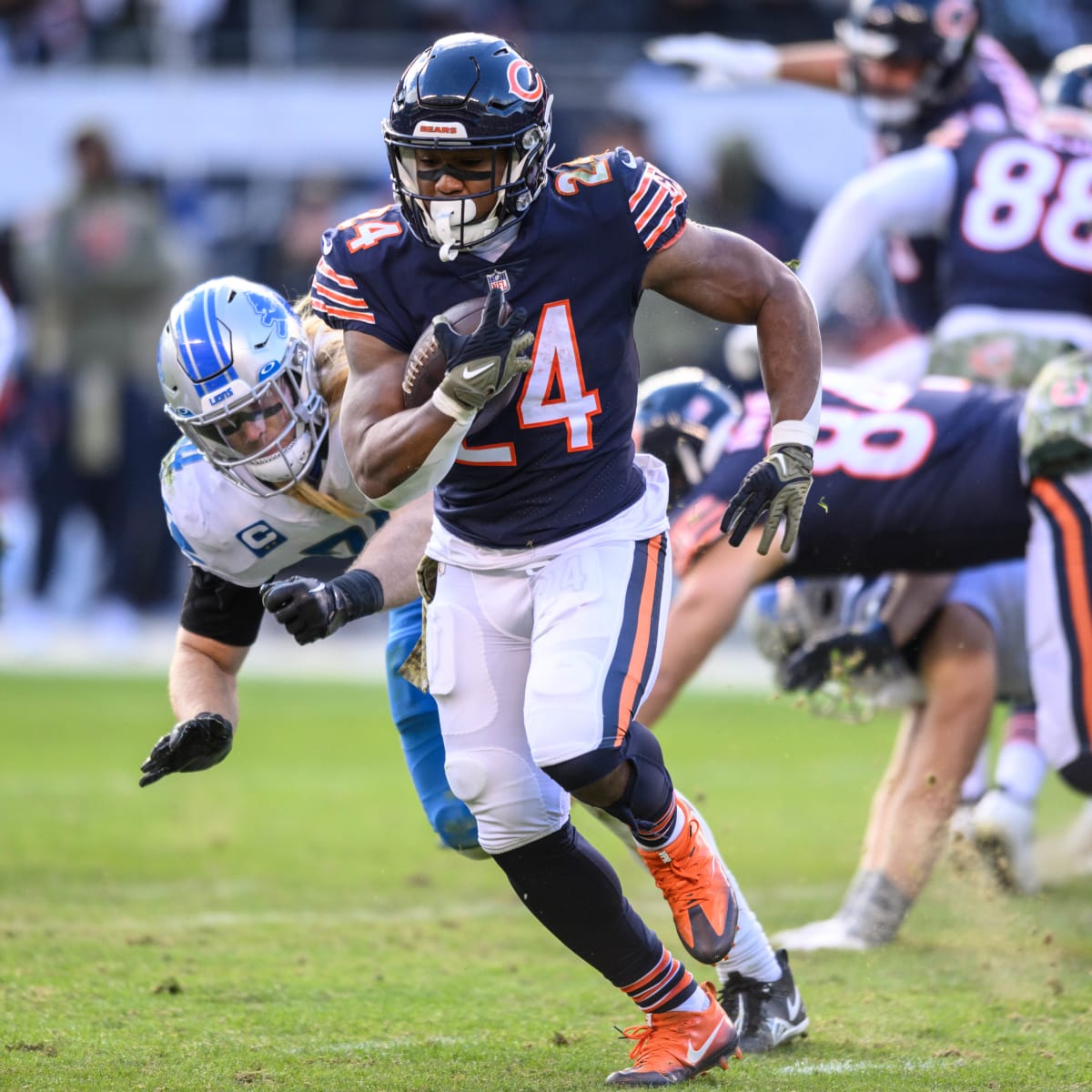 Bears' No. 1 rushing attack takes hit with running back Khalil Herbert  placed on IR with hip injury