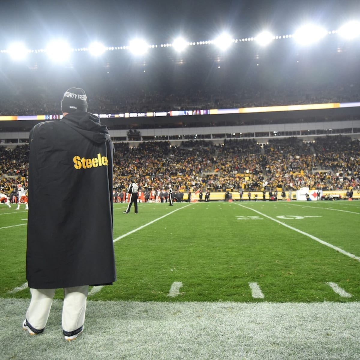 Steelers honor Franco Harris, cap emotional night with storybook comeback  vs. Raiders - The Athletic