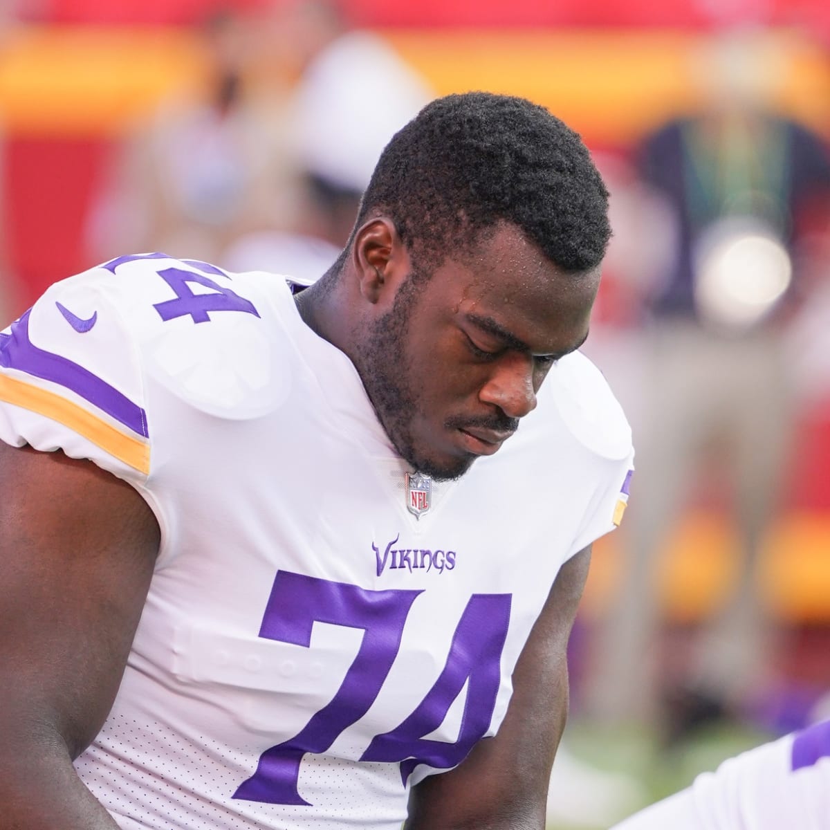 Vikings offensive tackle Oli Udoh lost for the season with torn quad tendon