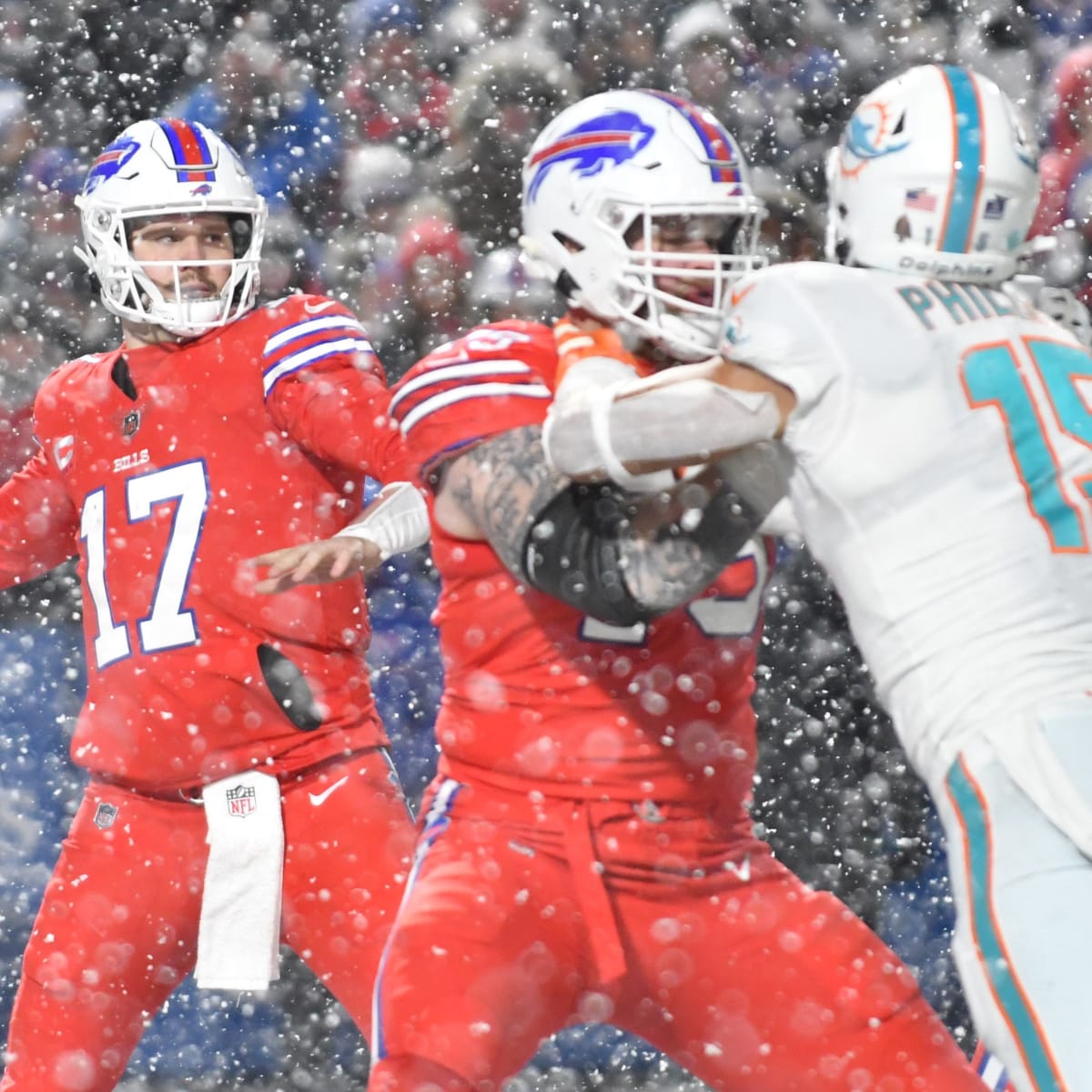 Wind not a problem: Josh Allen finds Gabe Davis for Bills TD vs