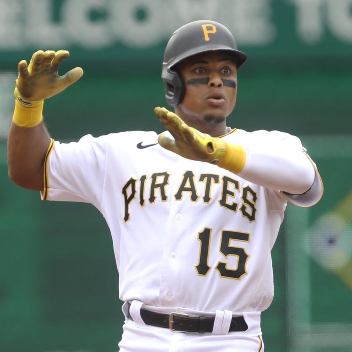 New York Yankees show interest in trading for Pittsburgh Pirates CF Bryan  Reynolds - Sports Illustrated NY Yankees News, Analysis and More