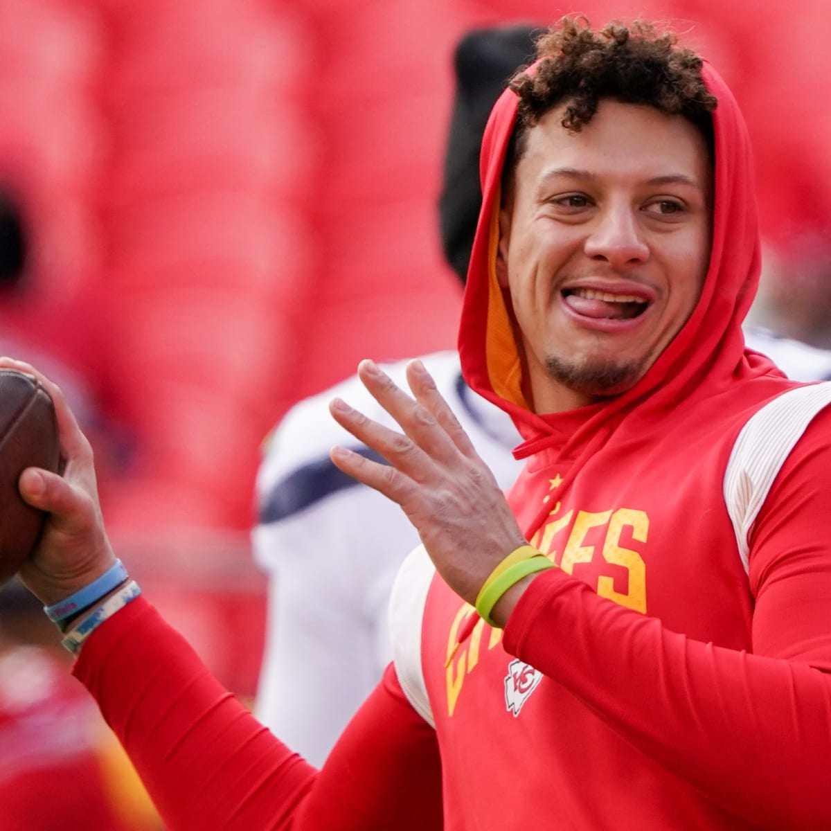 Houston, Texas, USA. 18th Dec, 2022. Kansas City Chiefs quarterback Patrick  Mahomes (15) reaches back to pass downfield during the overtime period  between the Houston Texans and the Kansas City Chiefs at