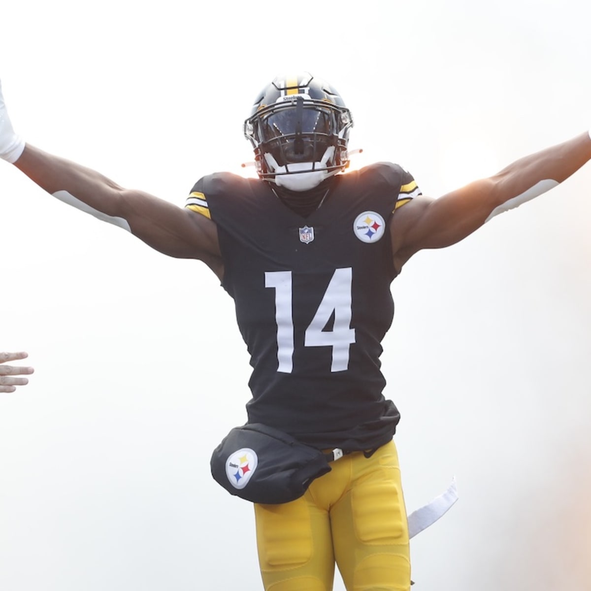 Steelers Depot 7⃣ on X: The Pickens Pose in Color Rush #Steelers