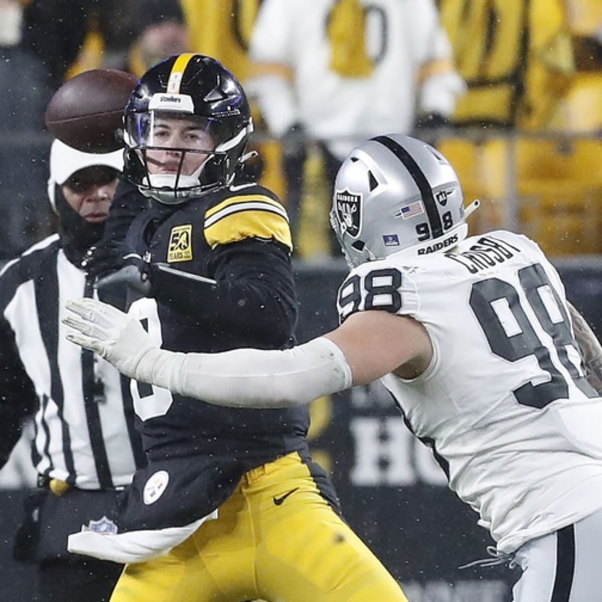 Las Vegas Raiders 10-13 Pittsburgh Steelers: Kenny Pickett throws