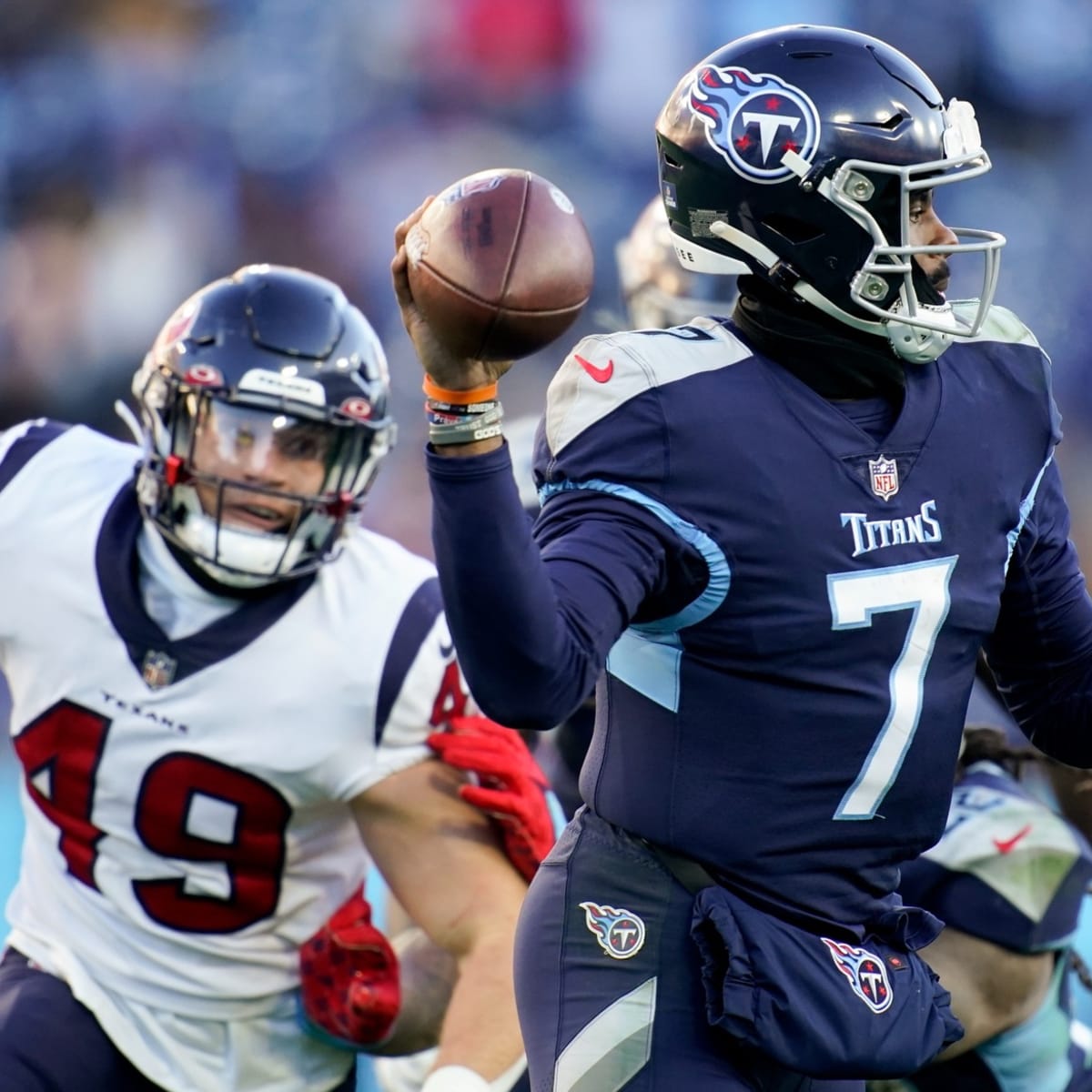 Tennessee Titans quarterback Malik Willis throws against the