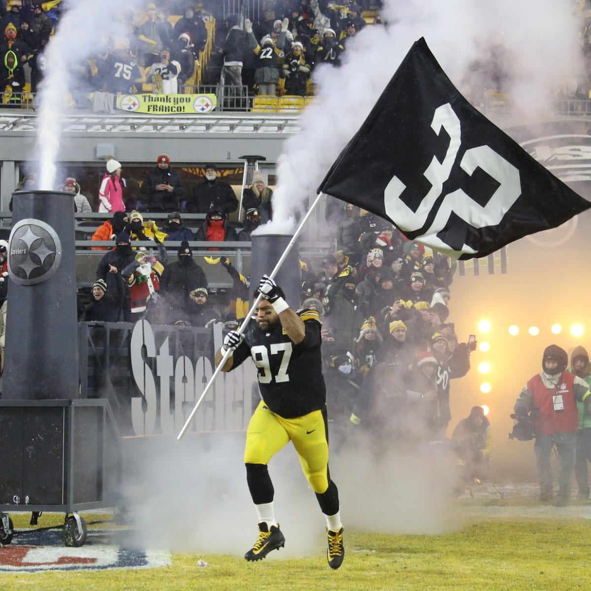 Steelers Stars Pay Tribute to Franco Harris With No. 32 Jerseys - Sports  Illustrated