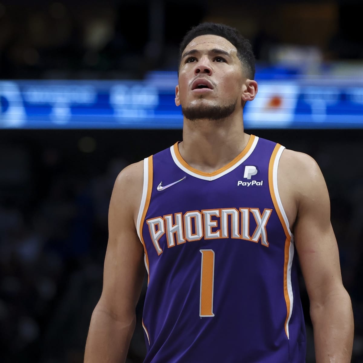 Download Phoenix Suns Star Devin Booker Right Before Action