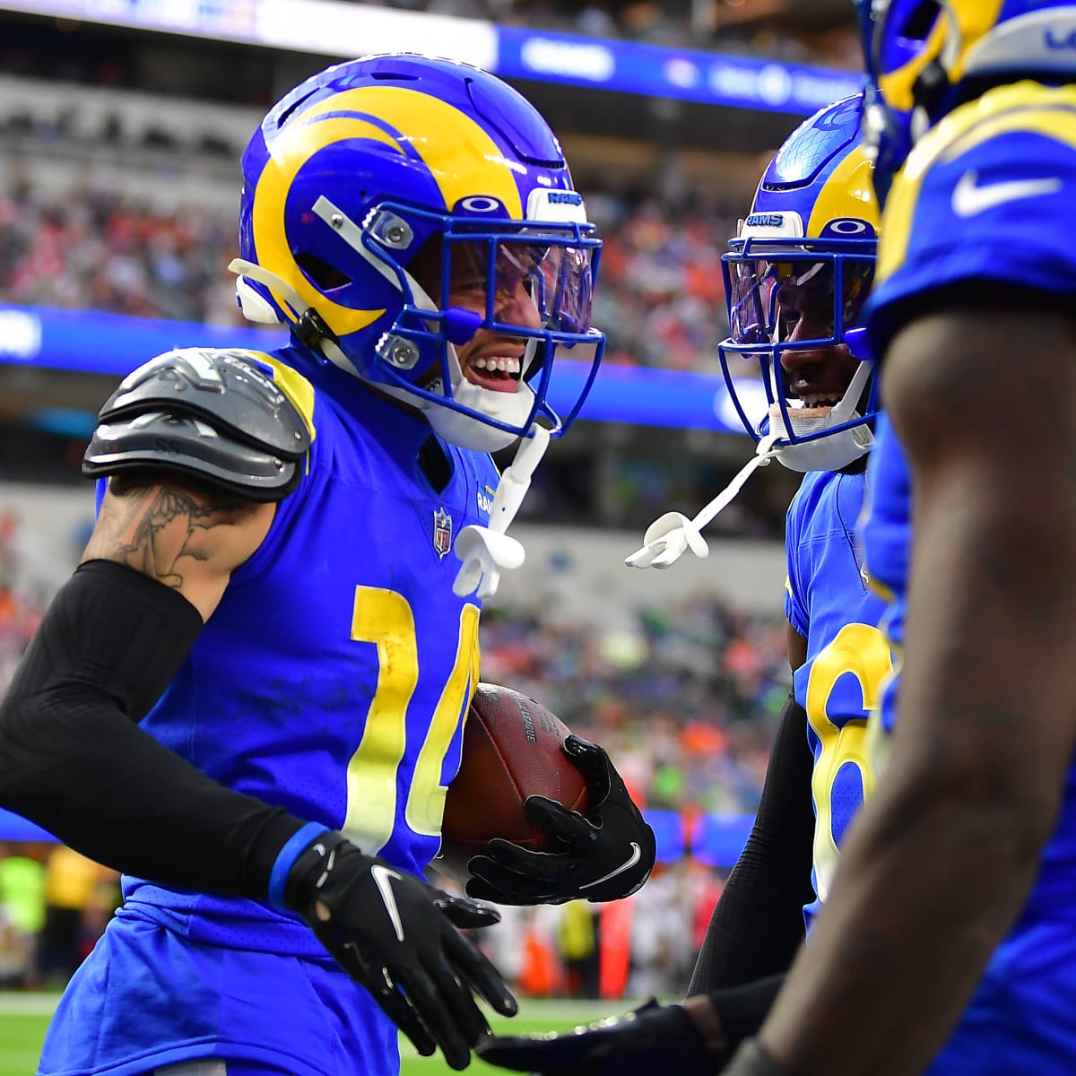 Los Angeles Rams vs. Denver Broncos Notebook: Defense, Bennett Struggle -  Sports Illustrated LA Rams News, Analysis and More