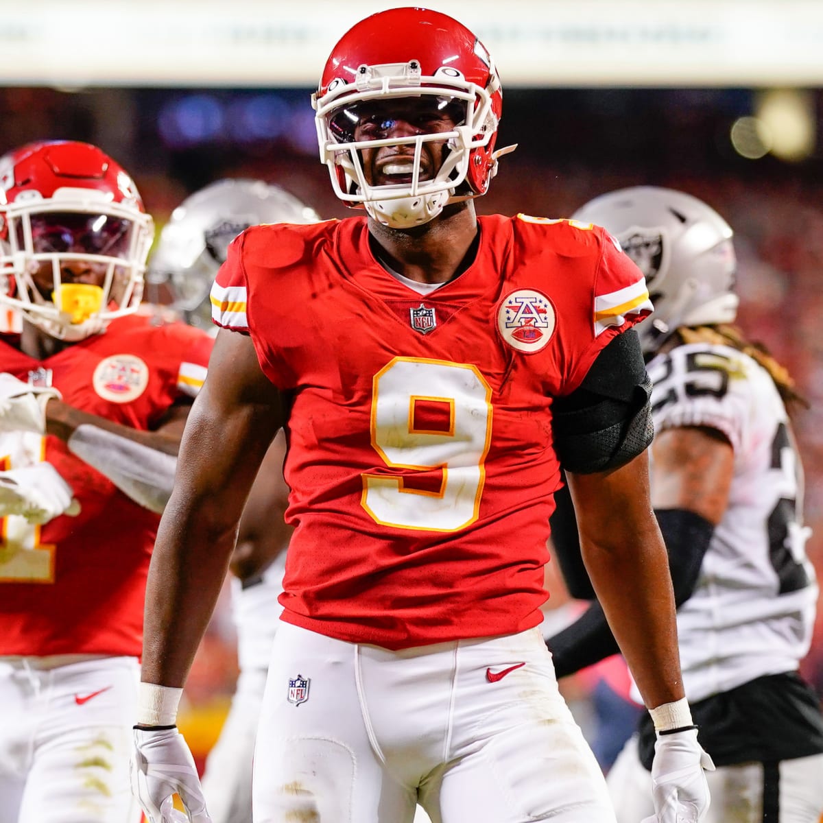 Raiders, Chargers, Broncos close gap on Chiefs in AFC West