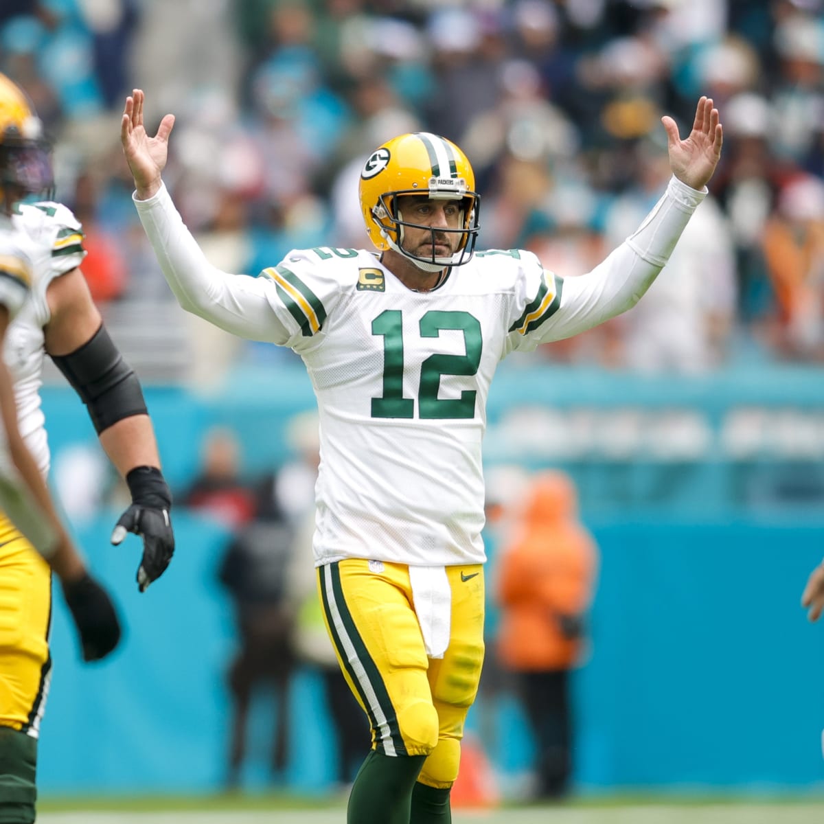 NFL Christmas Day: Bucs escape, Packers' and Dolphins' playoff chances -  Sports Illustrated