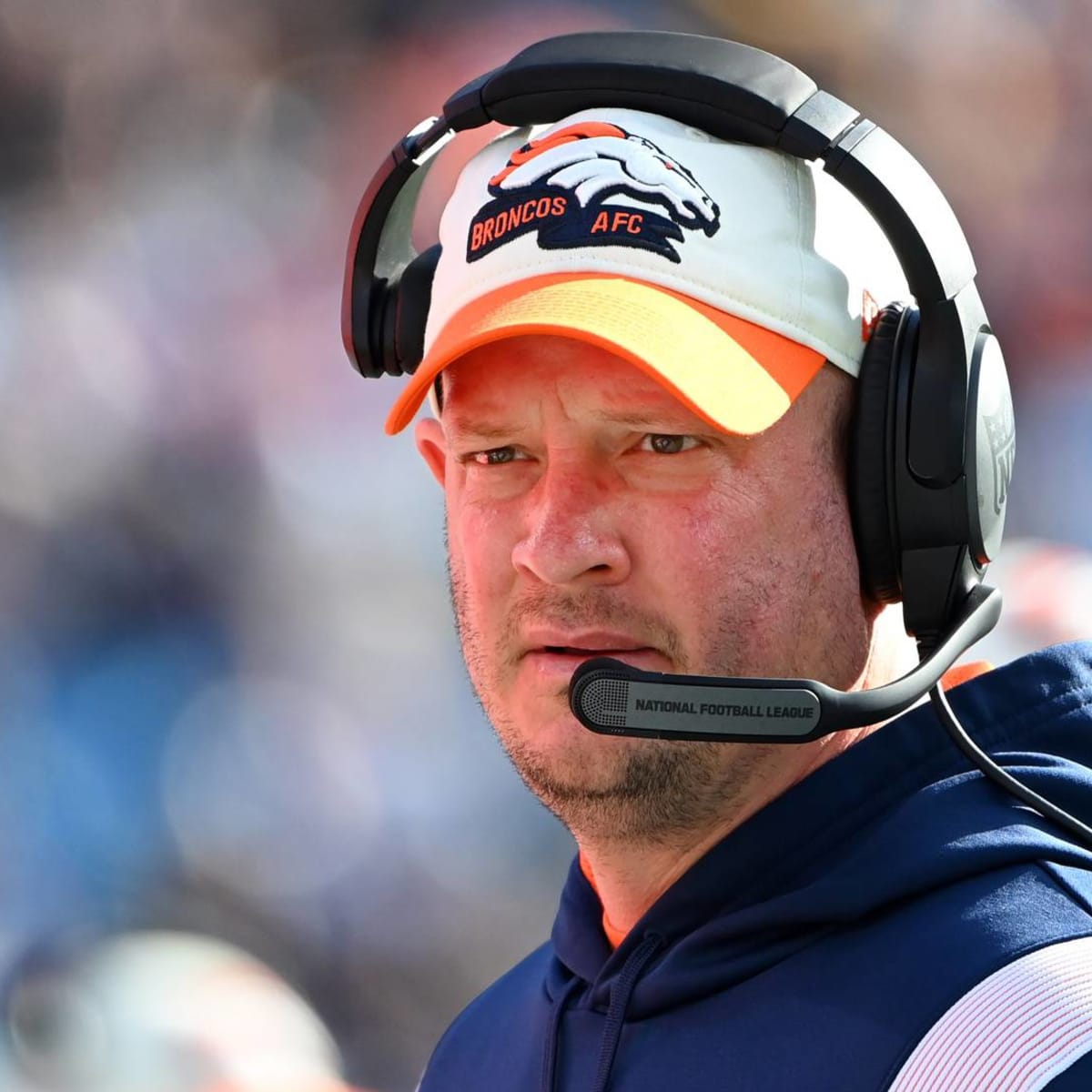 Broncos fire head coach - Eurosport