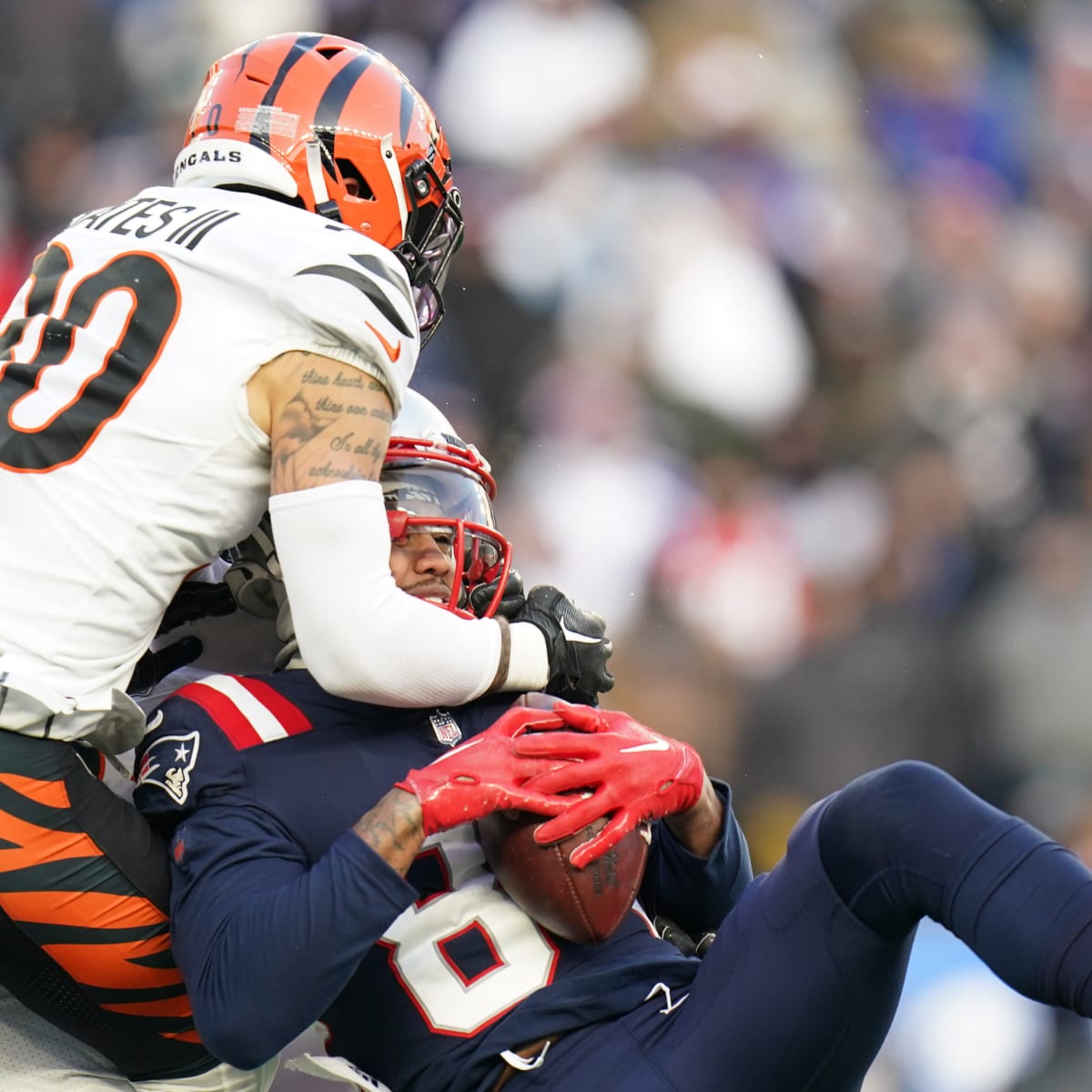 Late turnover lifts Bengals to seventh straight win, Patriots