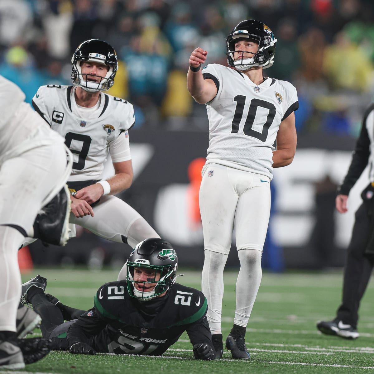 KANSAS CITY, MO - JANUARY 21: Jacksonville Jaguars place kicker Riley  Patterson (10) prepares to