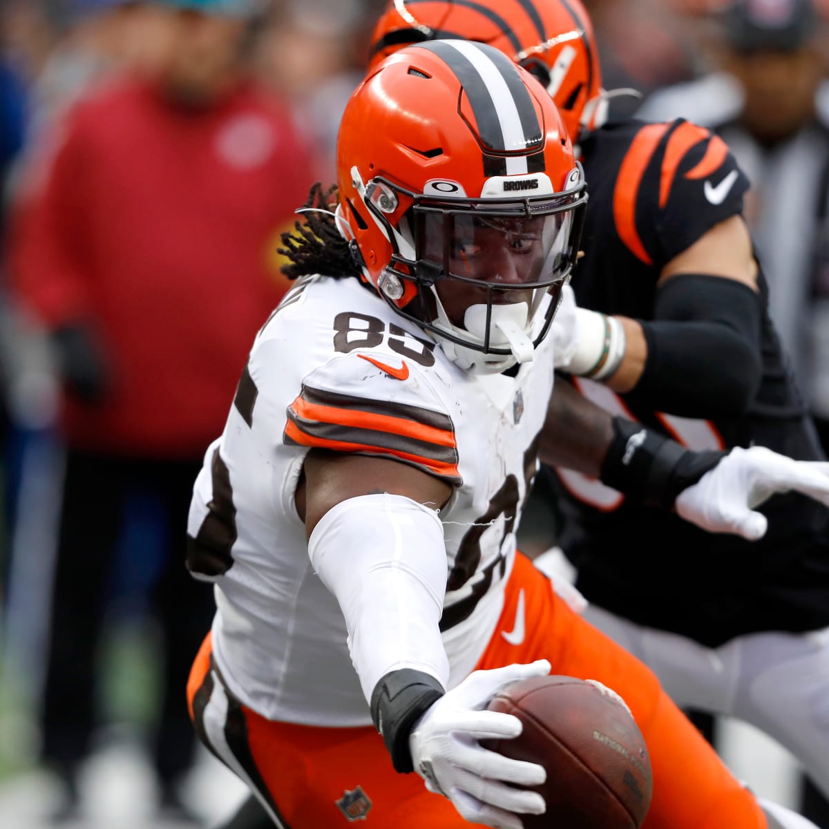 Cleveland Browns tight end David Njoku (85) walks off of the field at  halftime during an NFL pre-season football game against the Washington  Commanders, Friday, Aug. 11, 2023, in Cleveland. (AP Photo/Kirk