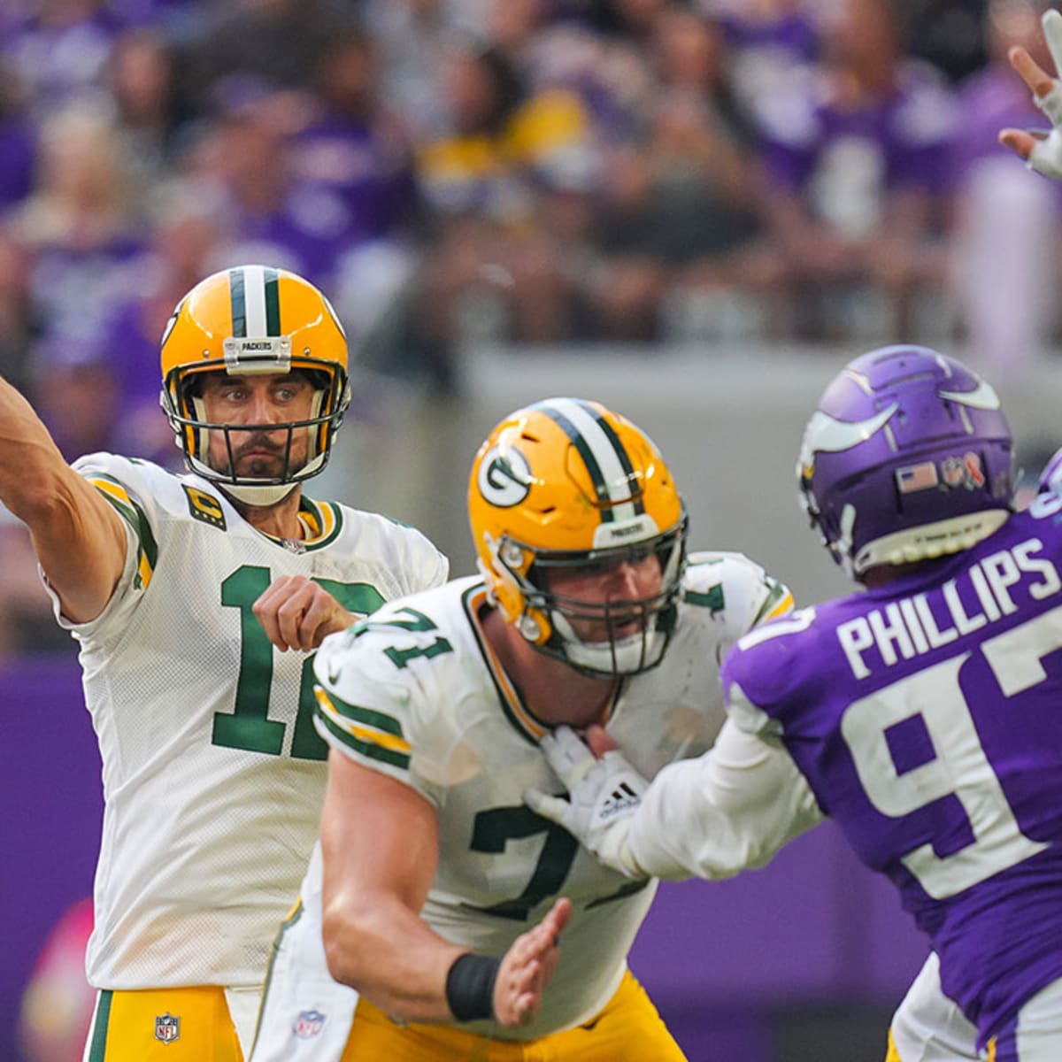 NFL Expert Picks: Vikings Underdogs at Packers in Week 17