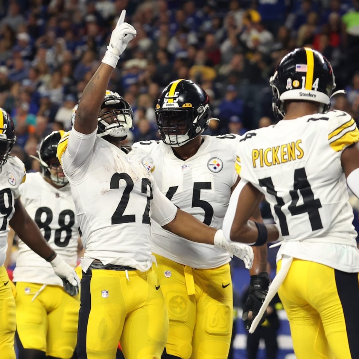 Pittsburgh Steelers: Why Le'Veon Bell should be benched if he reports