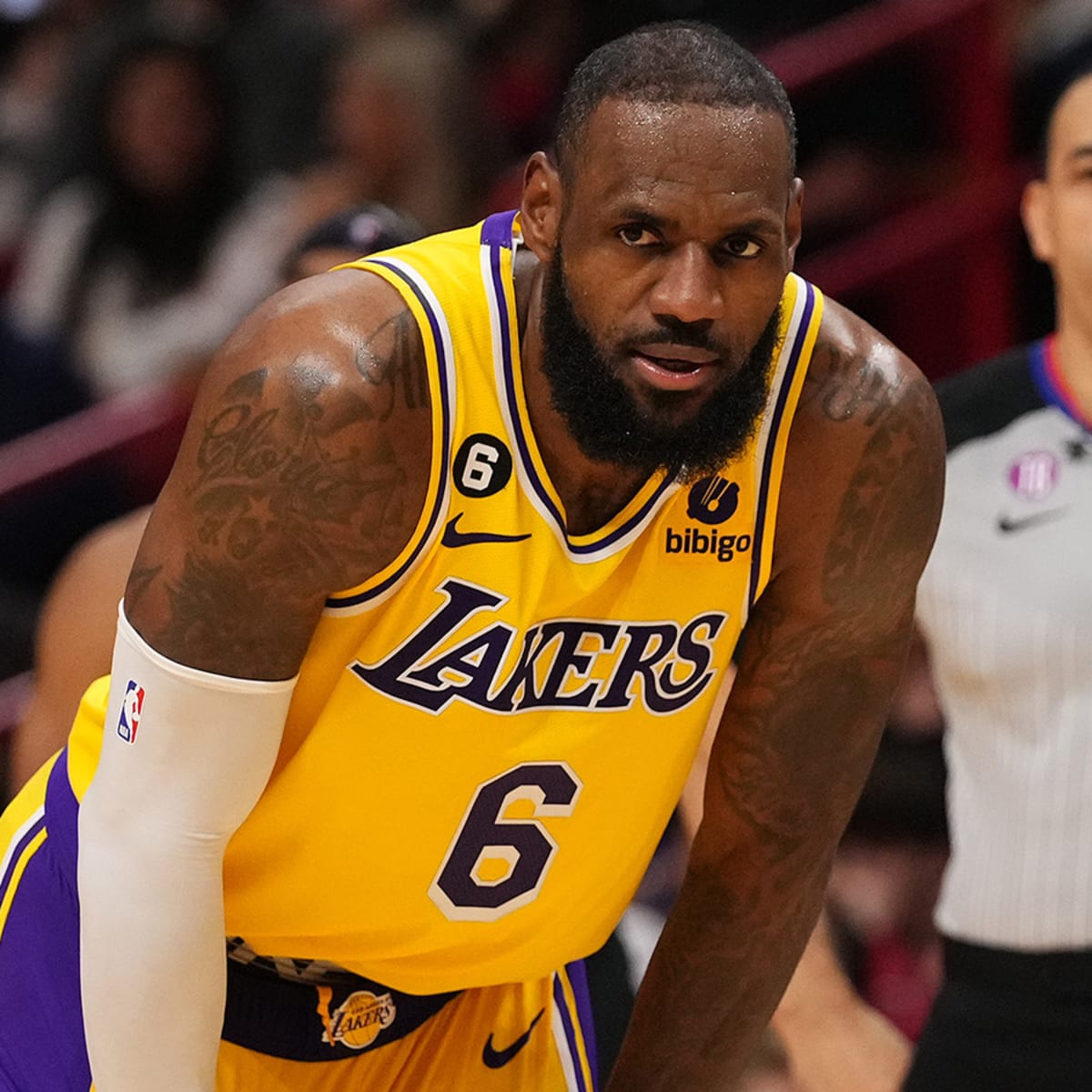 NBA Playoffs: Lakers' LeBron James Gave Suns' Devin Booker A Special Treat  - Sports Illustrated Indiana Pacers news, analysis and more