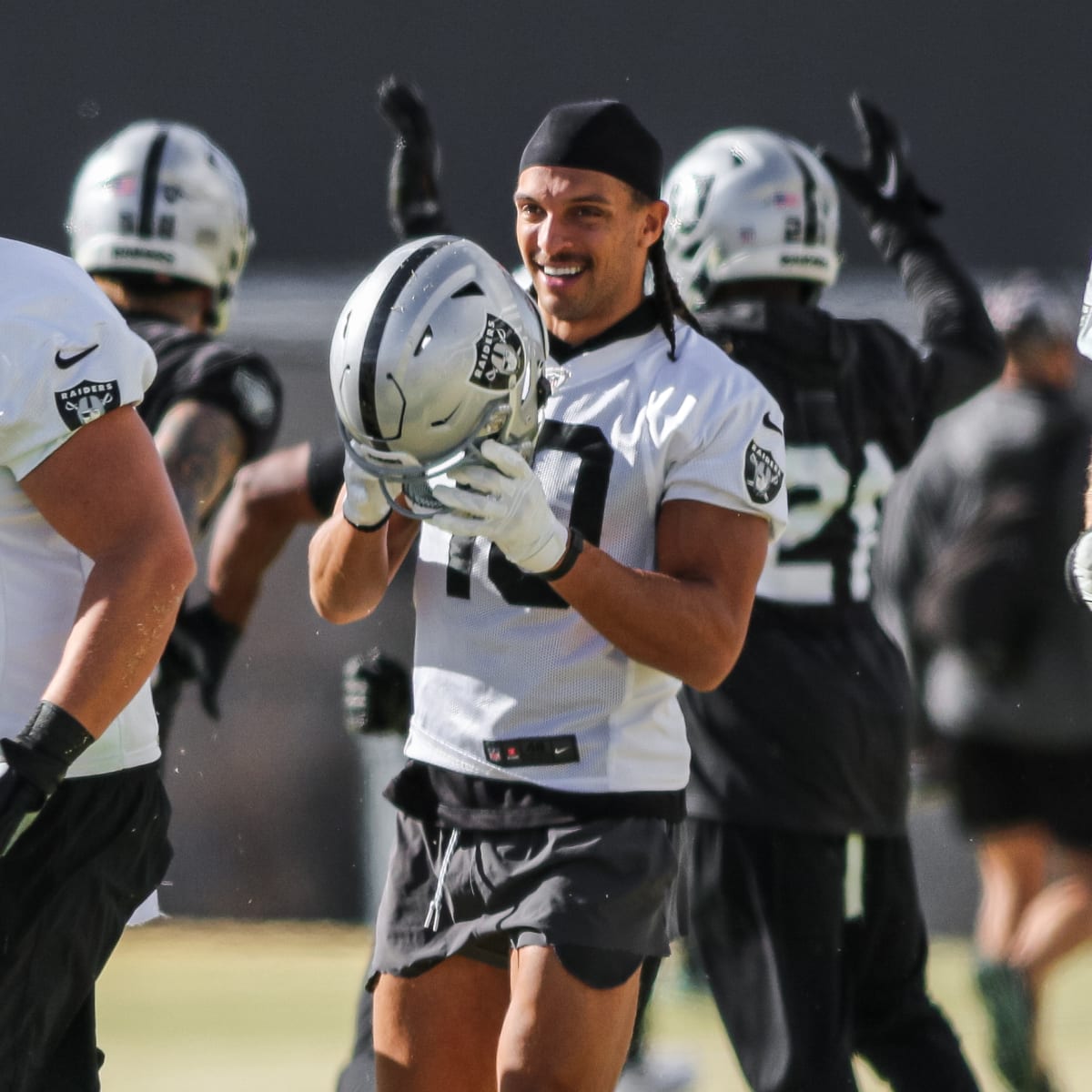 Mack Hollins making quite the impression on the Raiders' locker room