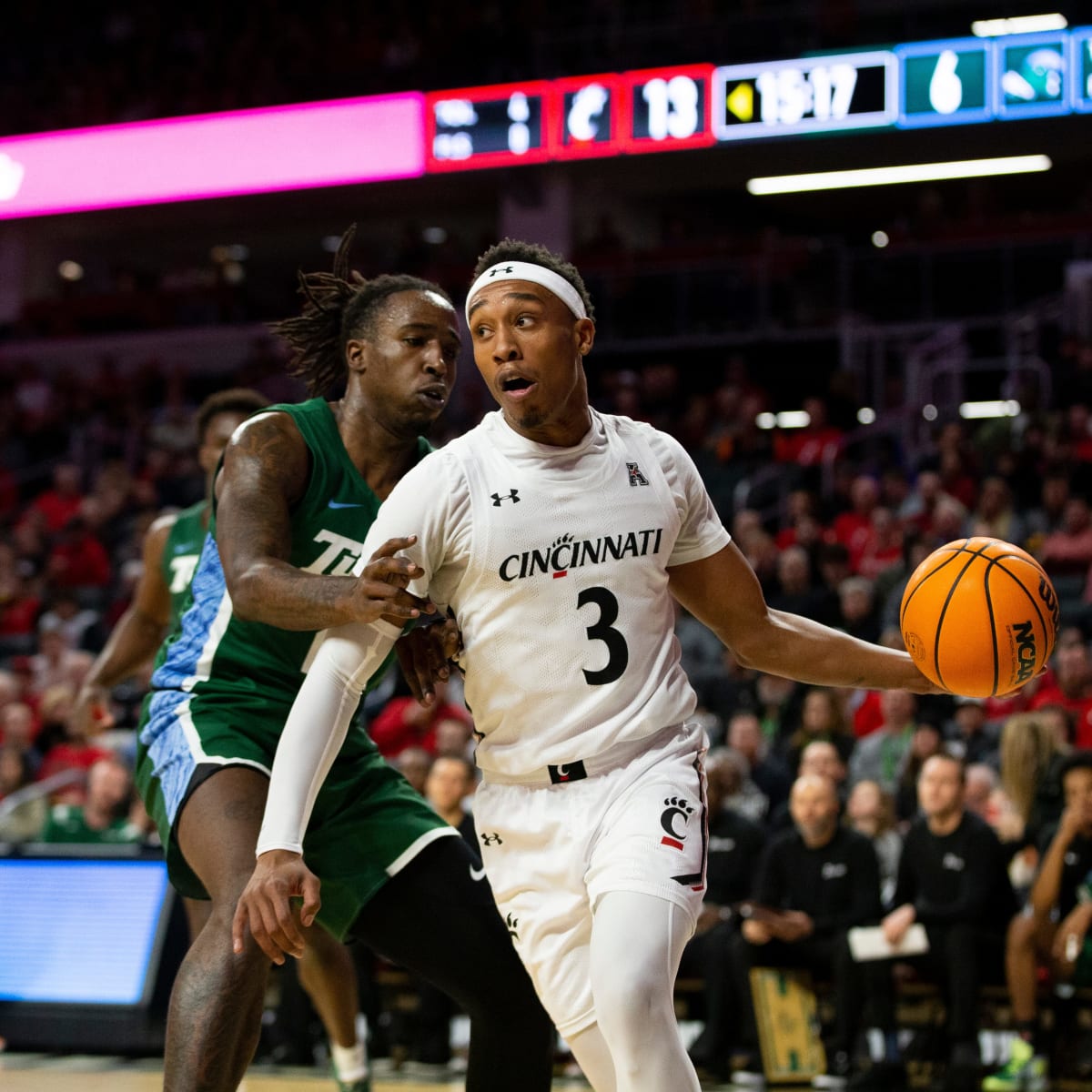 Cincinnati Bearcats Edge Rusher Jabari Taylor Declares for 2023 NFL Draft -  All Bearcats