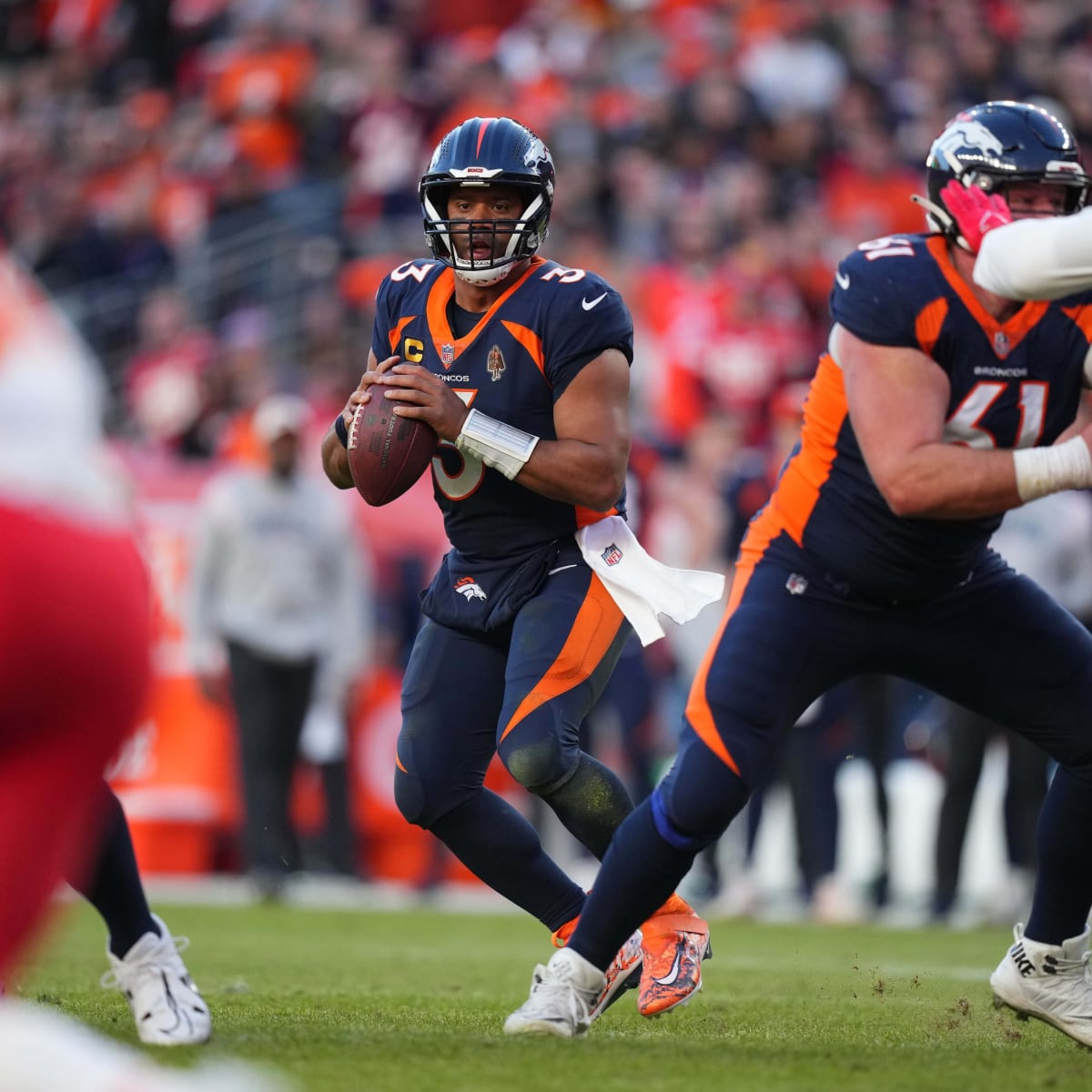 Chiefs force 5 TOs, beat Broncos 29-19 in AFC West showdown