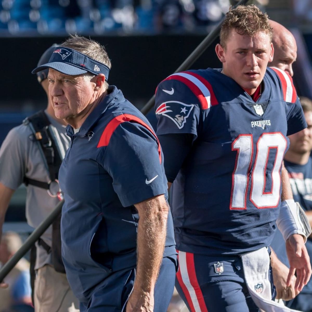 Belichick remains noncommittal on Mac Jones as Patriots starting QB