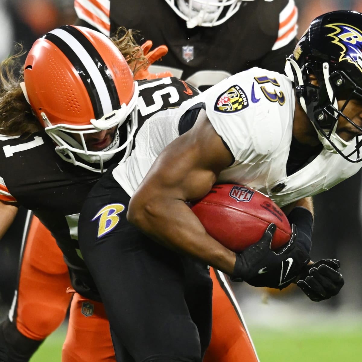 Jordan Kunaszyk of the Cleveland Browns waits for the snap during