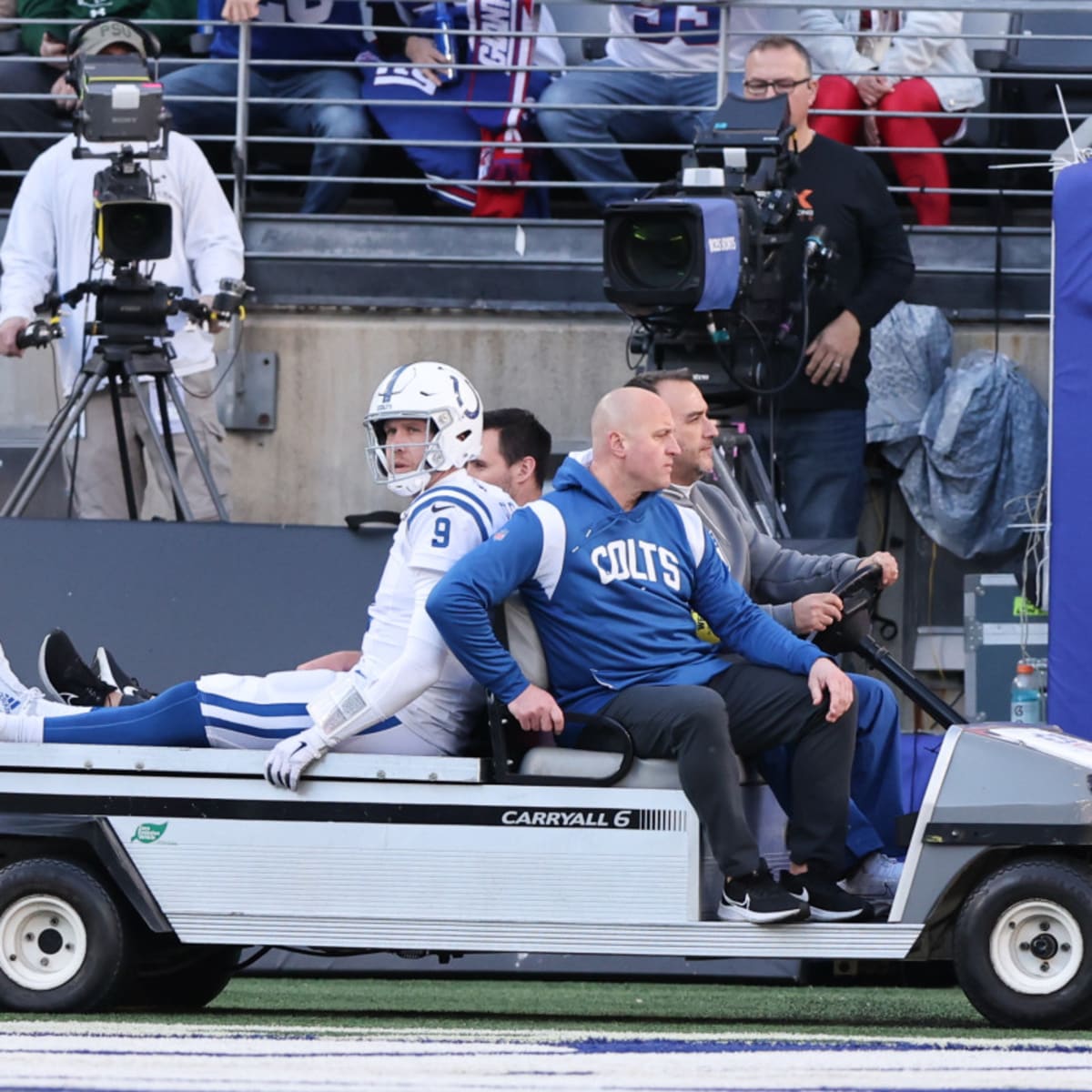 Colts QB Nick Foles Leaves Game vs. Giants With Rib Injury - Sports  Illustrated