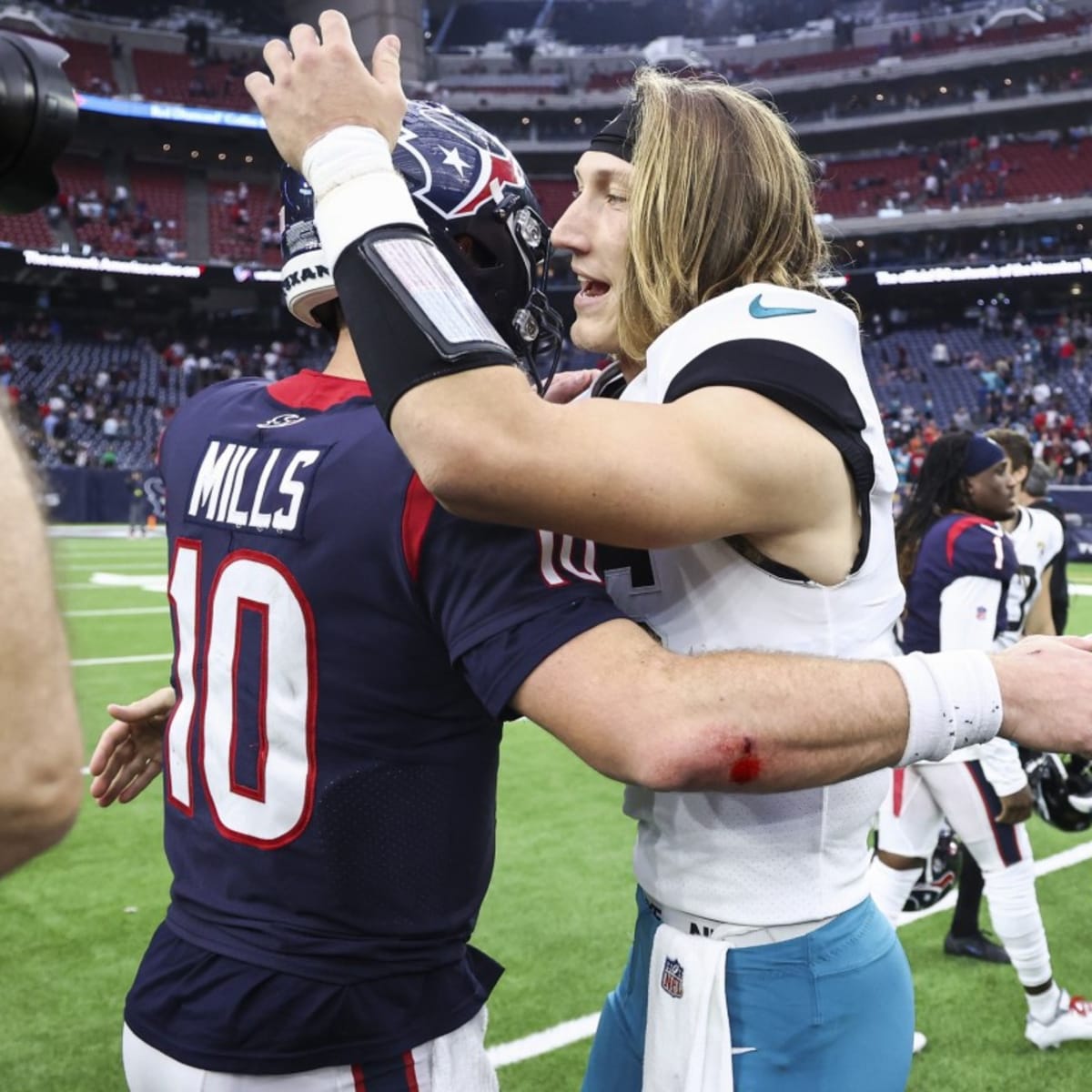 Jaguars earn fourth-straight victory, defeat Texans 31-3 on the road